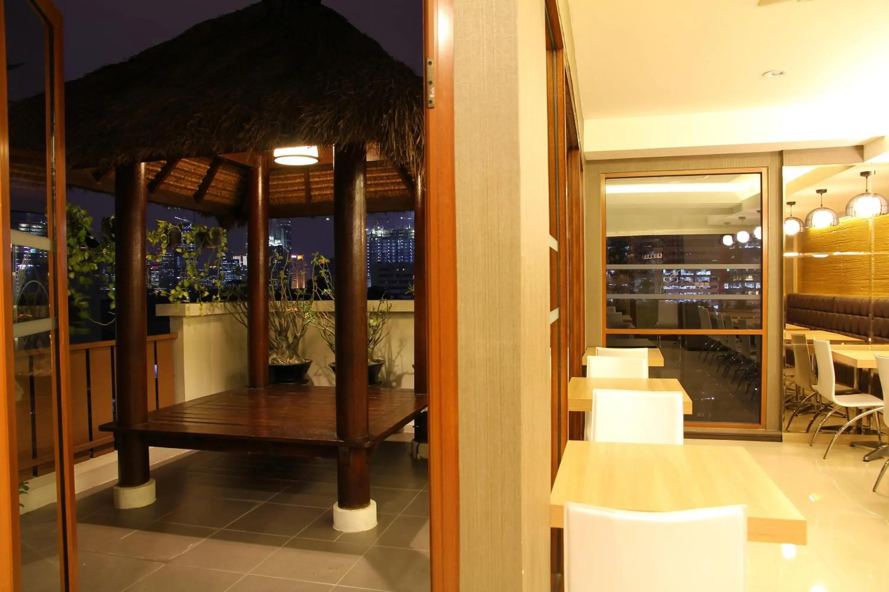 Restaurant/places to eat in Rasuna Mansion Restaurant/places to eat in Rasuna Mansion