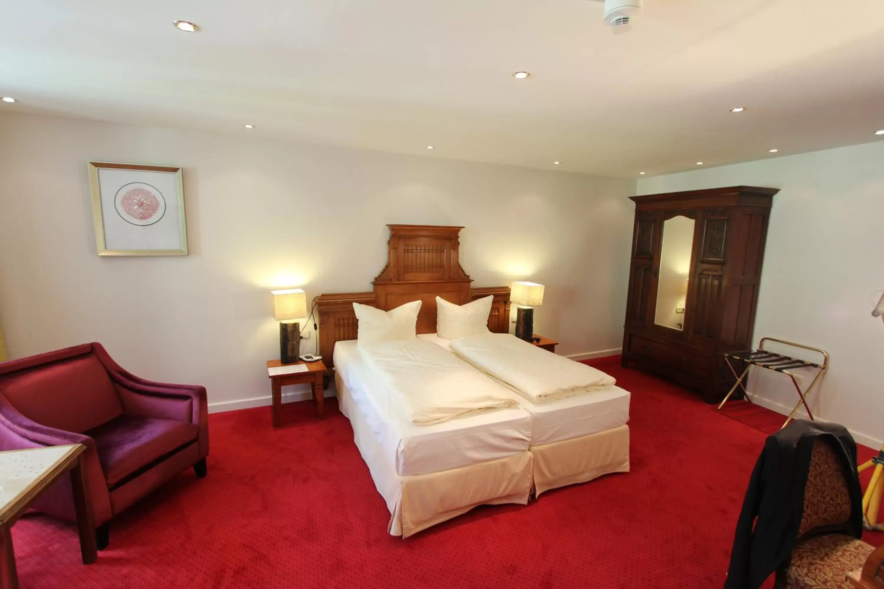 Seating area, Bed in Historik Hotel Goldener Hirsch Rothenburg