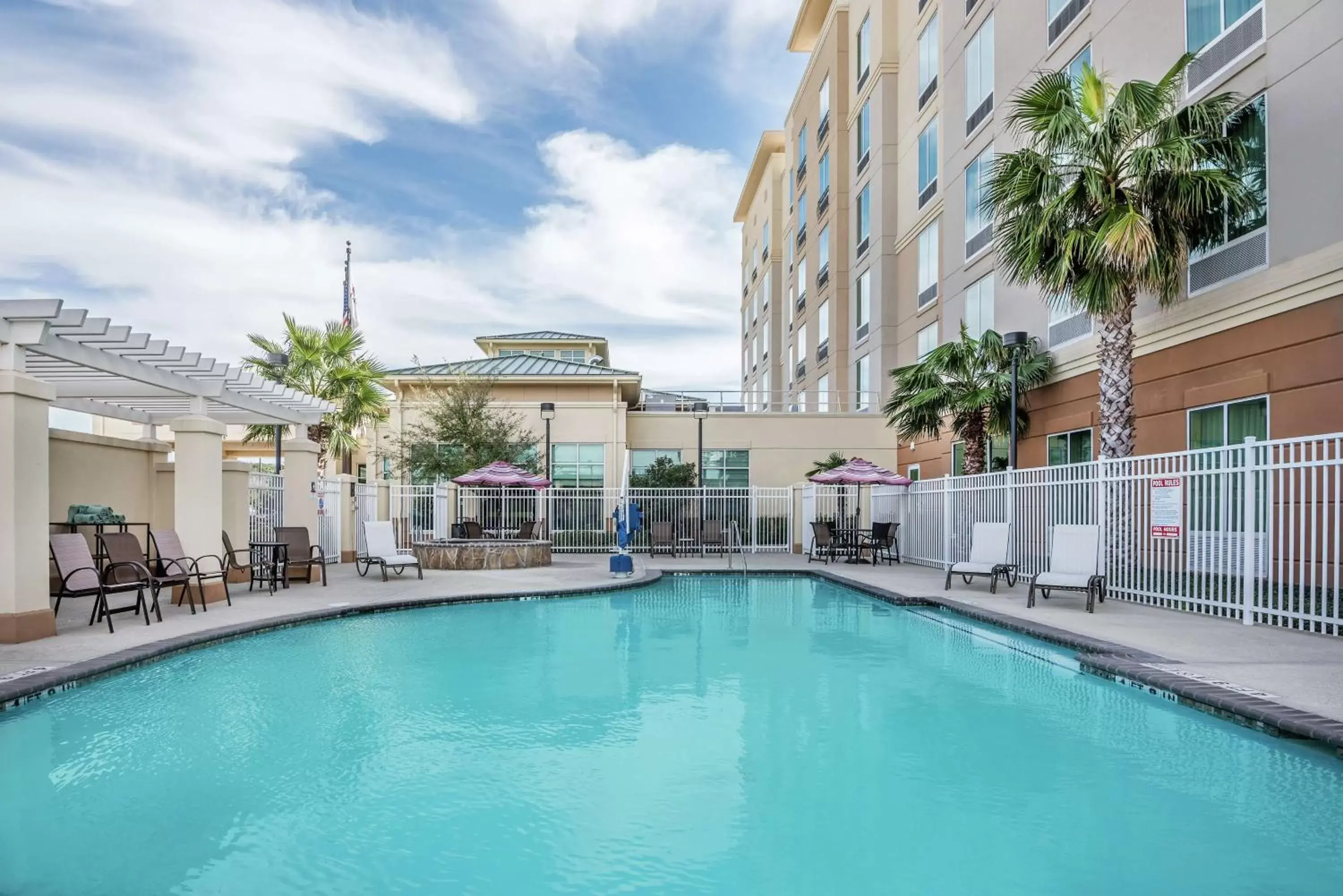 Pool view, Swimming Pool in Hilton Garden Inn San Antonio/Rim Pass Drive