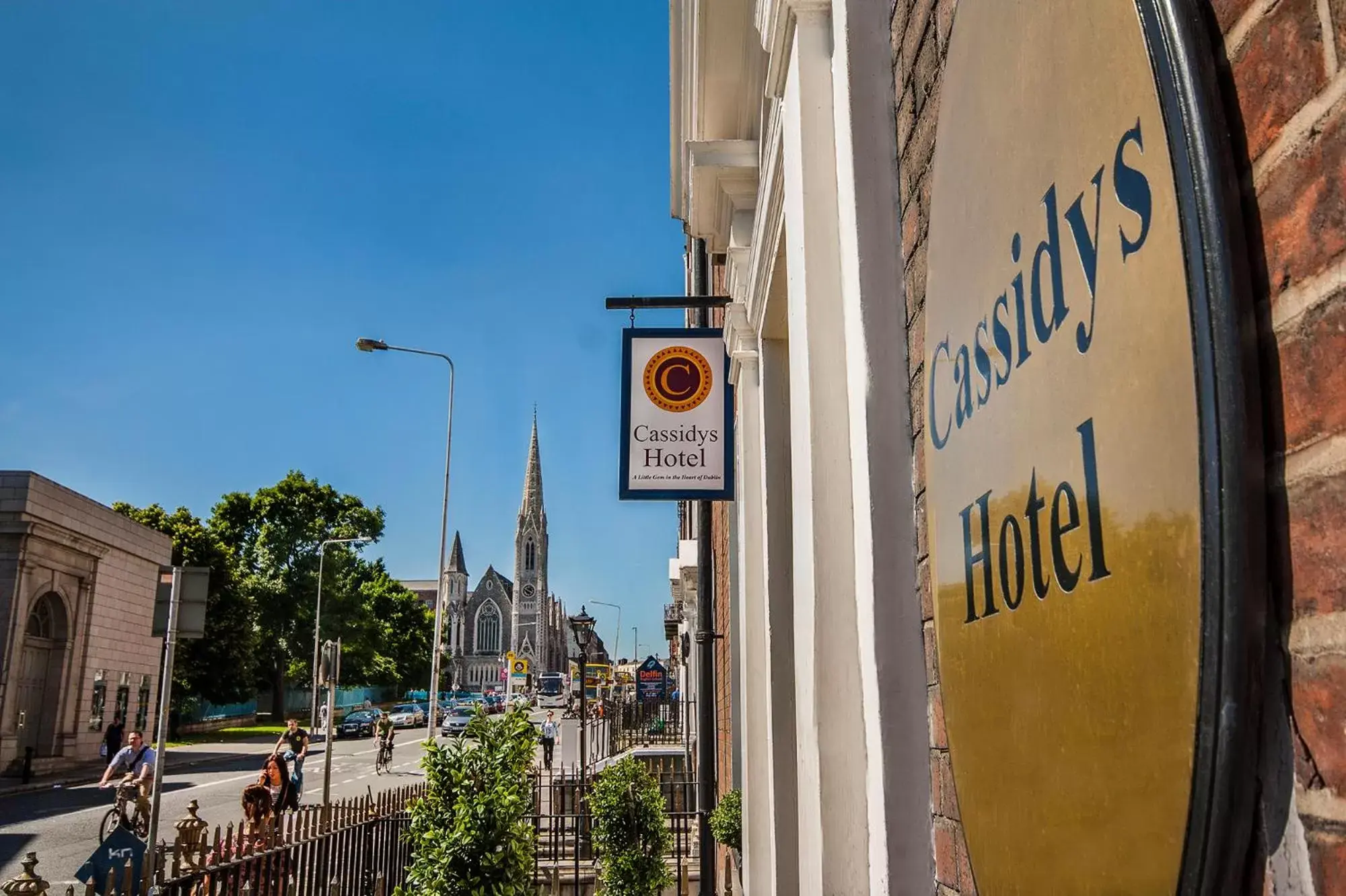 Facade/entrance in Cassidys Hotel