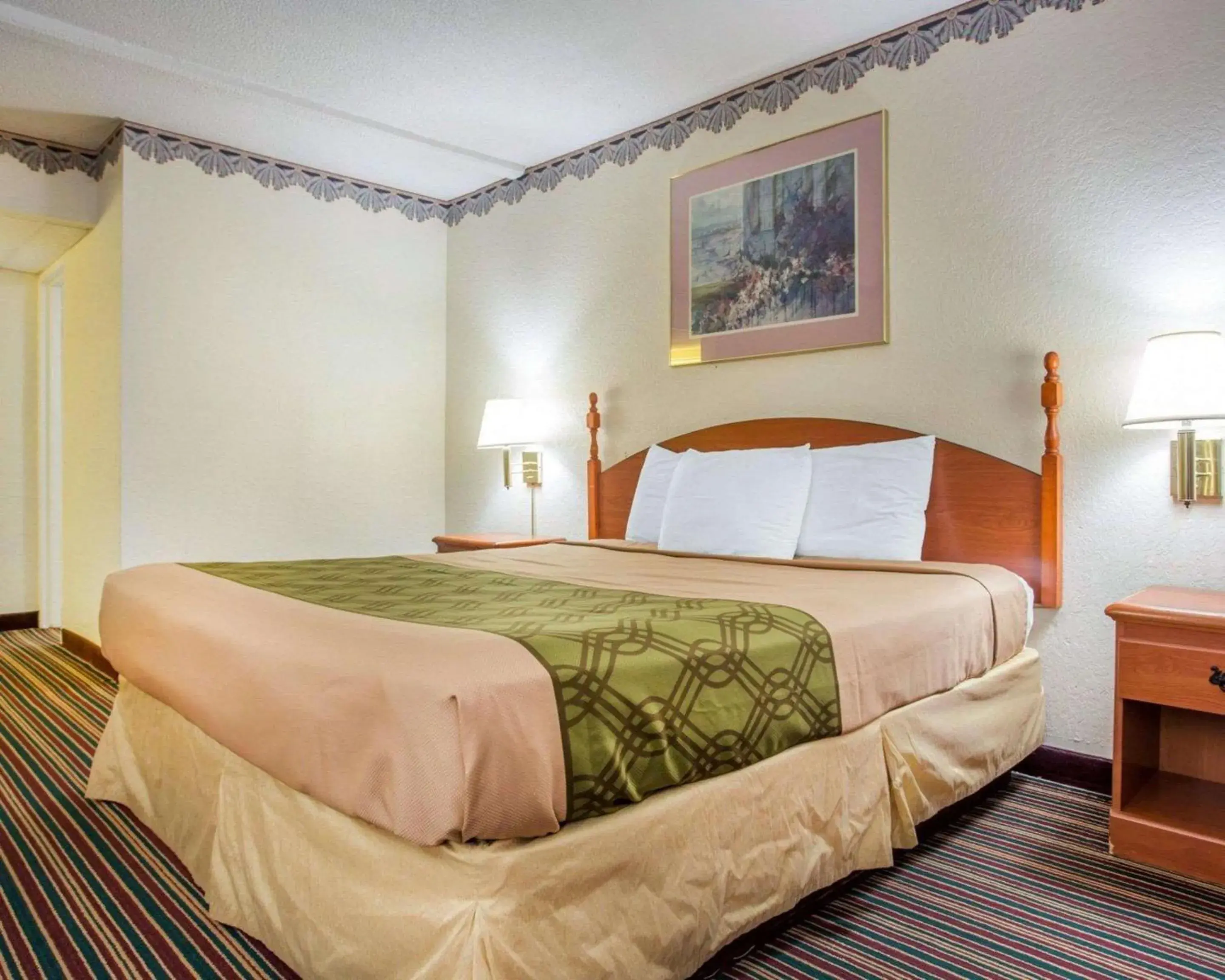 Photo of the whole room, Bed in Rodeway Inn Stone Mountain