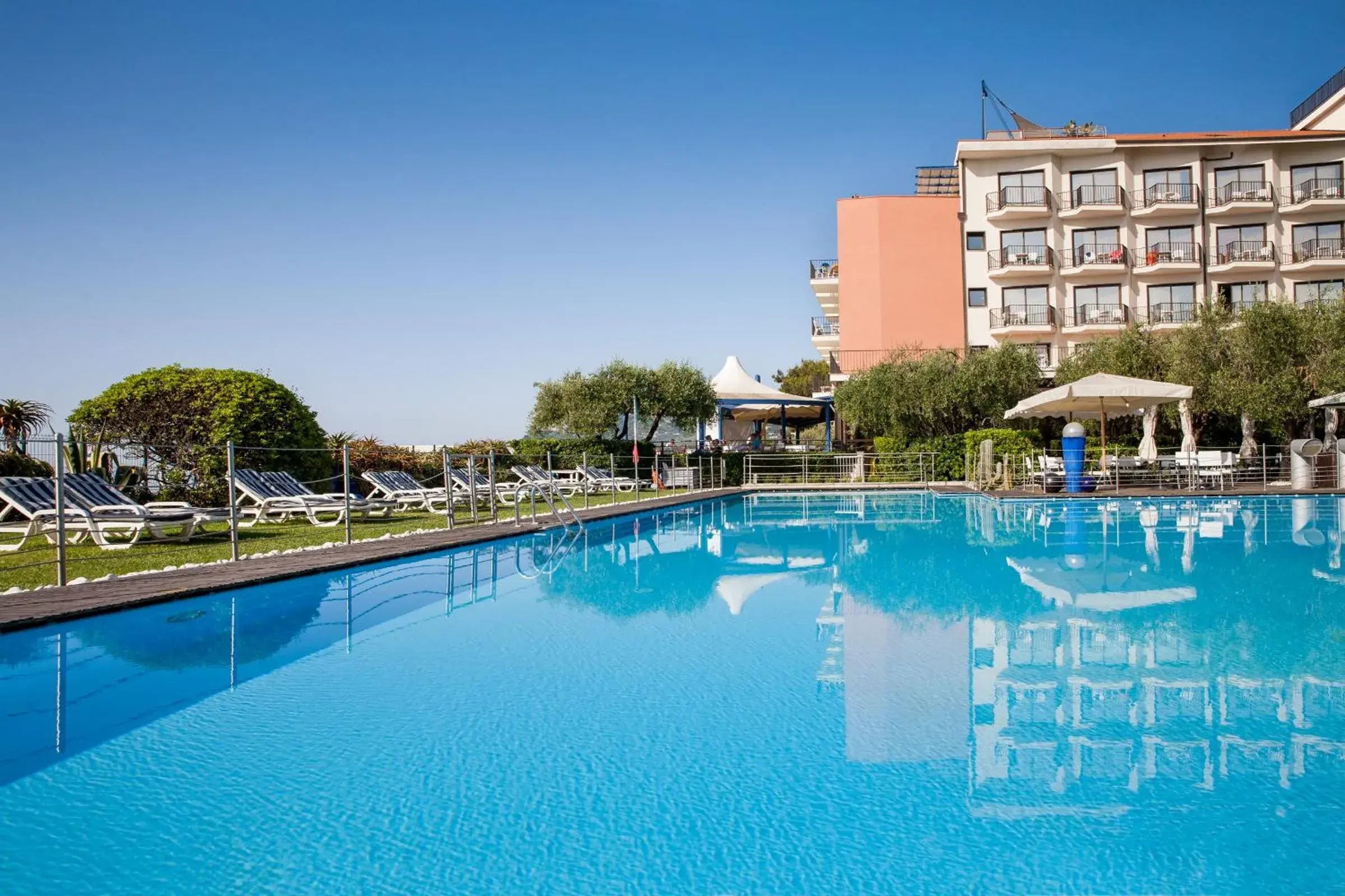 Swimming Pool in Grand Hotel Diana Majestic