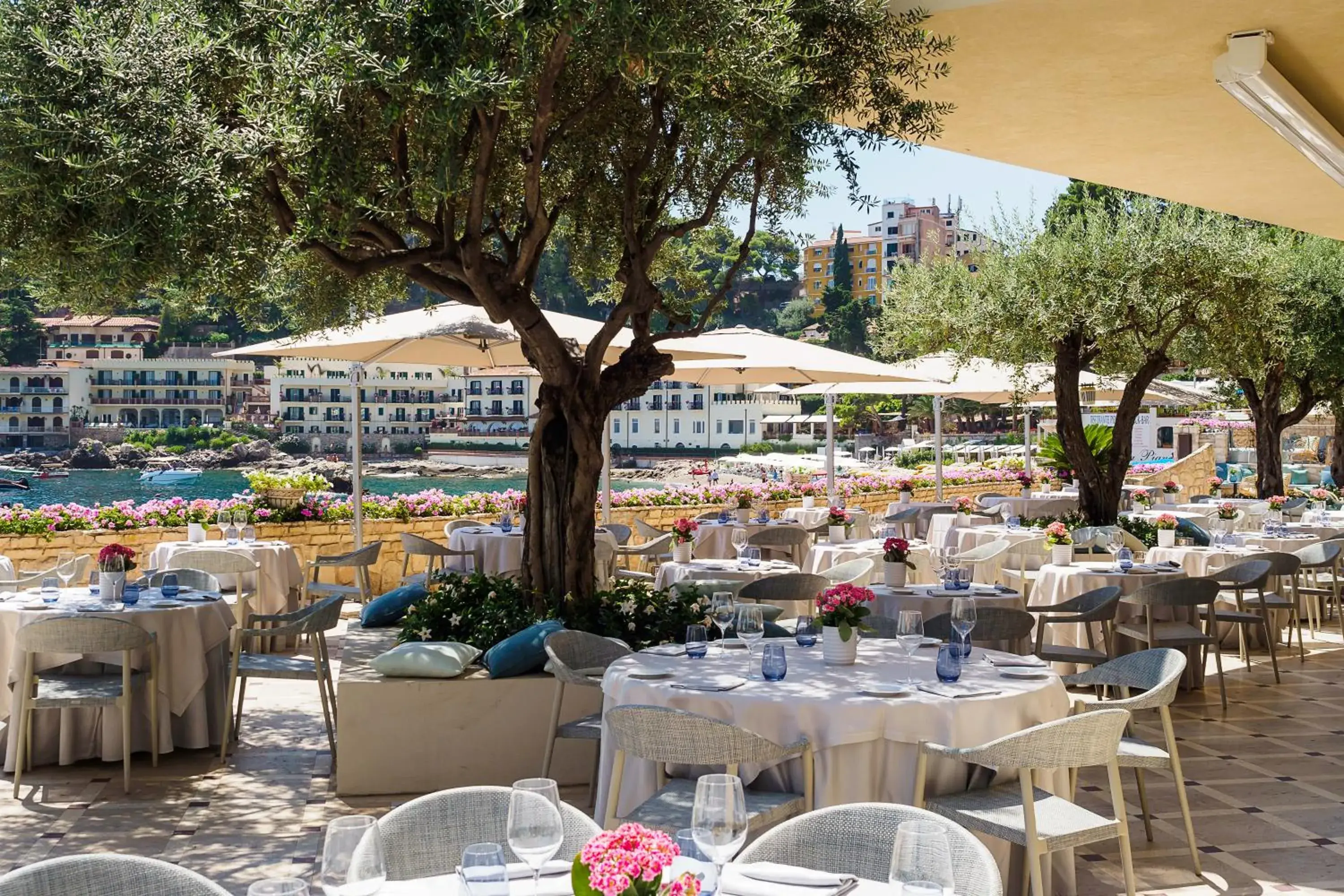 Restaurant/Places to Eat in Grand Hotel Mazzaro Sea Palace