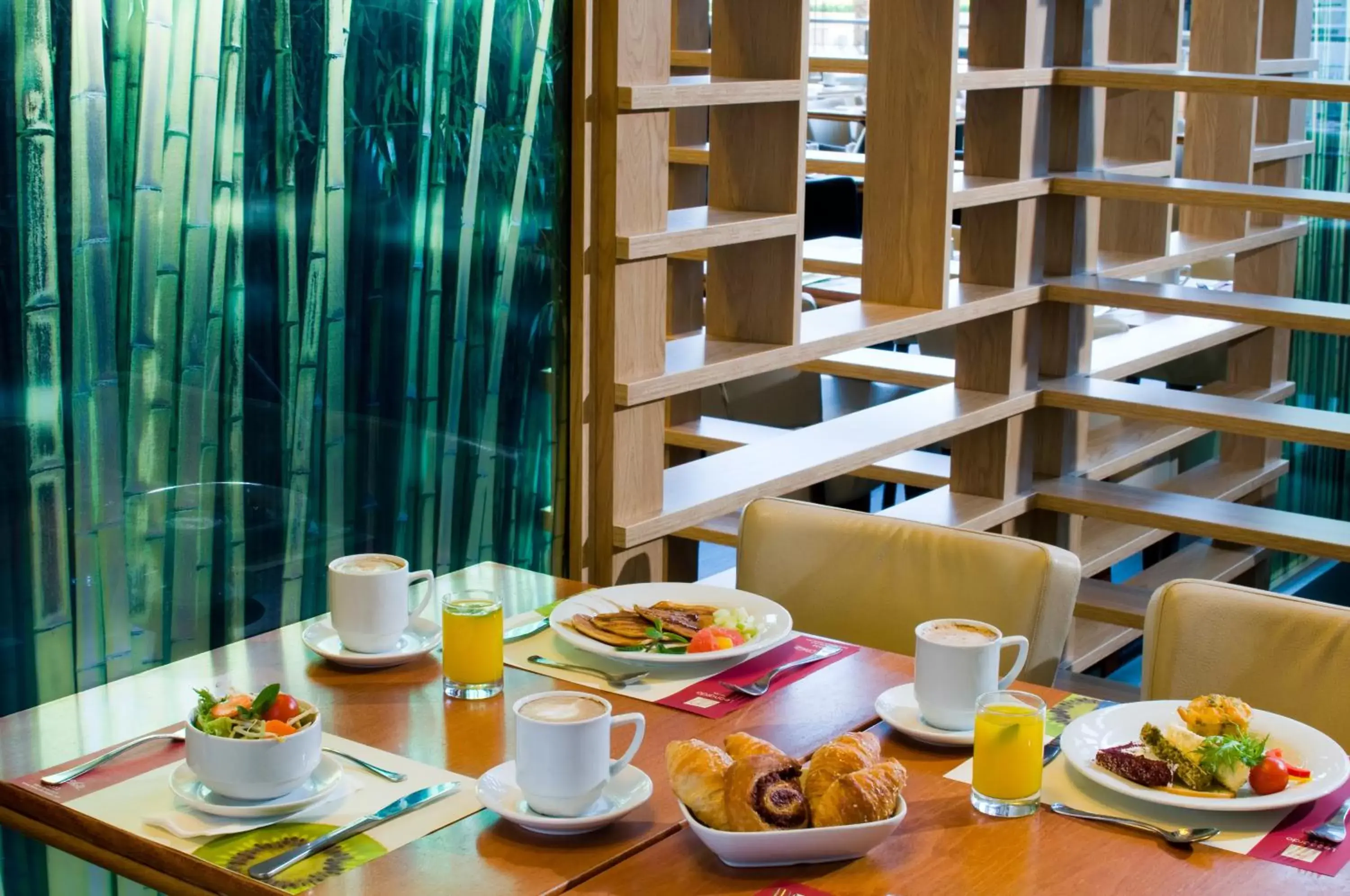 Restaurant/places to eat in Leonardo Royal Resort Eilat