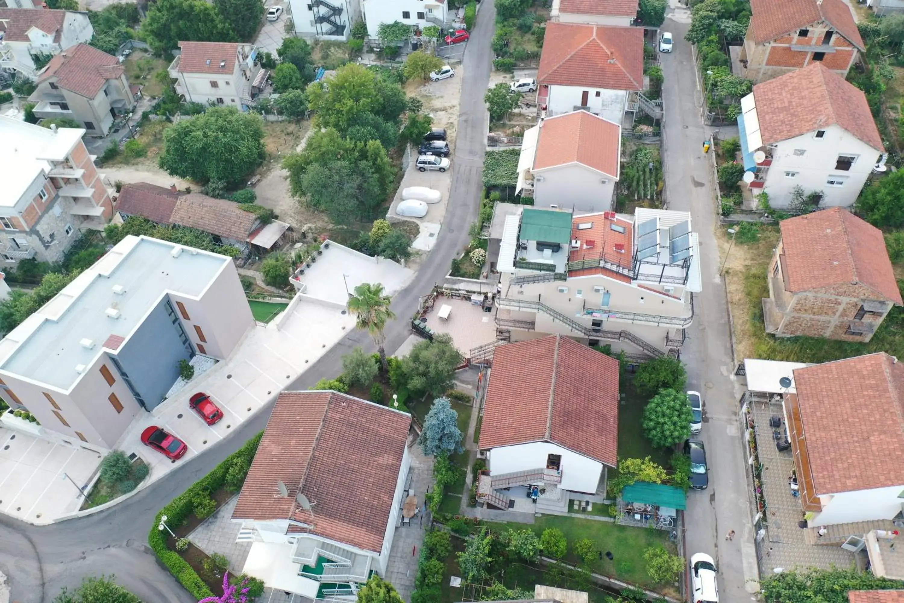 Property building, Bird's-eye View in D&D Apartments