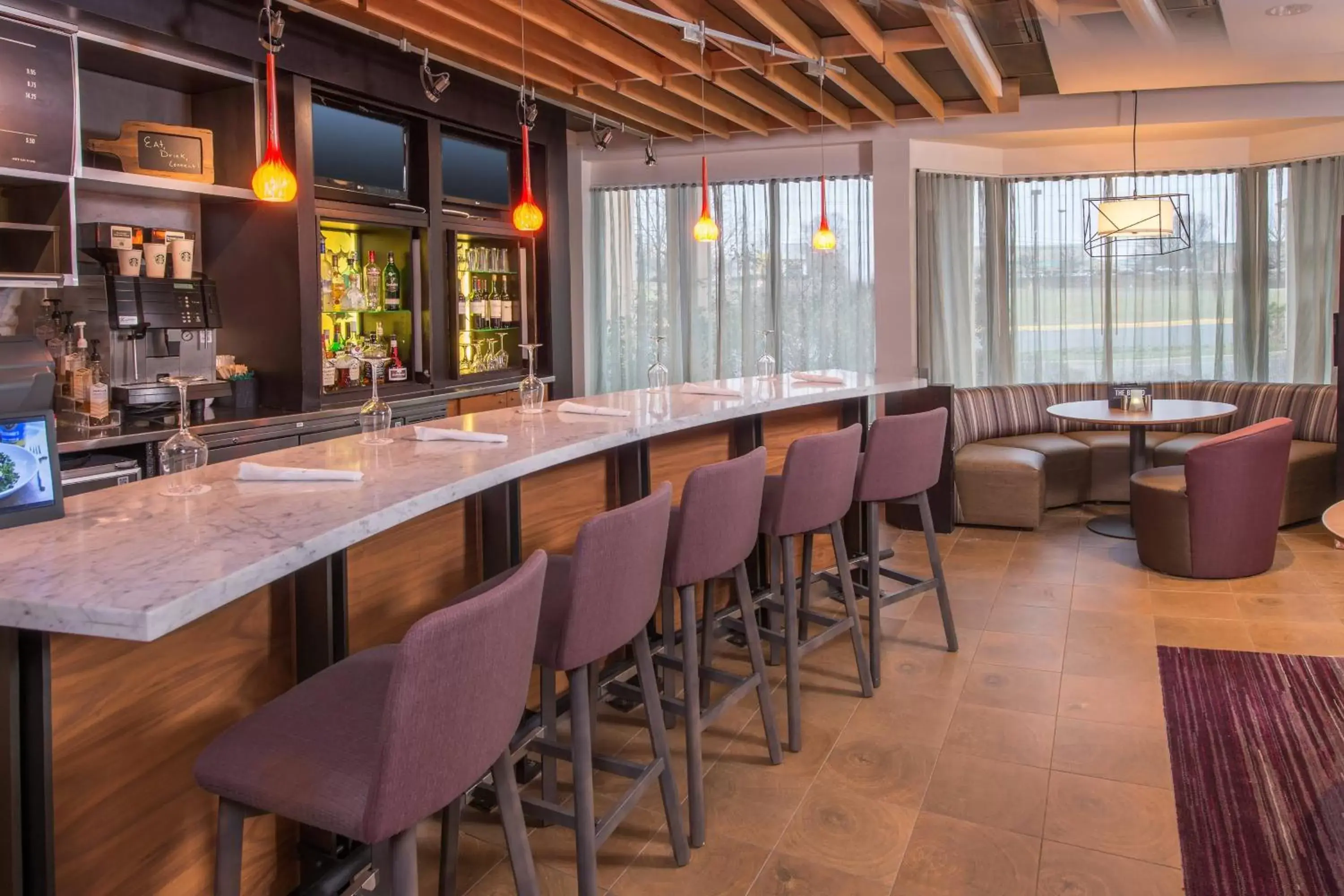 Restaurant/places to eat, Lounge/Bar in Courtyard by Marriott Fairfax Fair Oaks