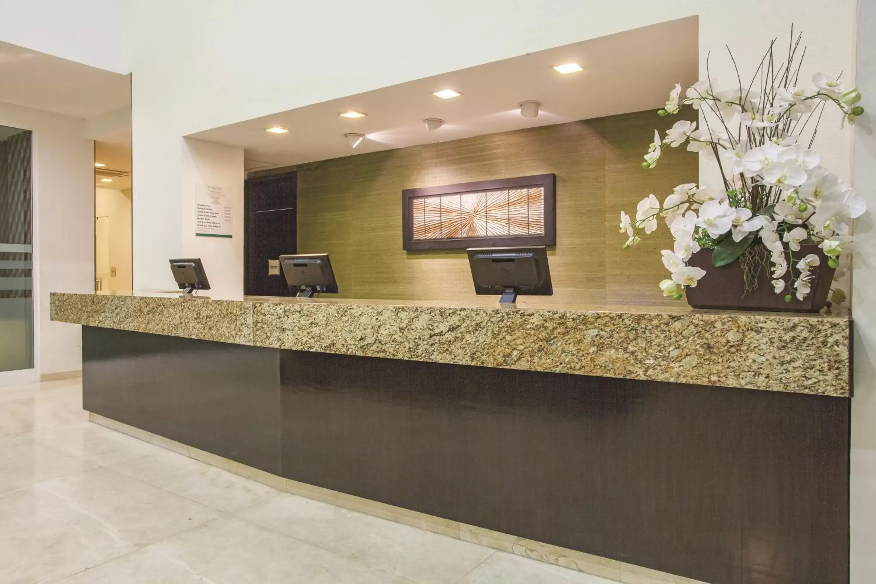 Lobby or reception, Lobby/Reception in La Quinta by Wyndham Poza Rica