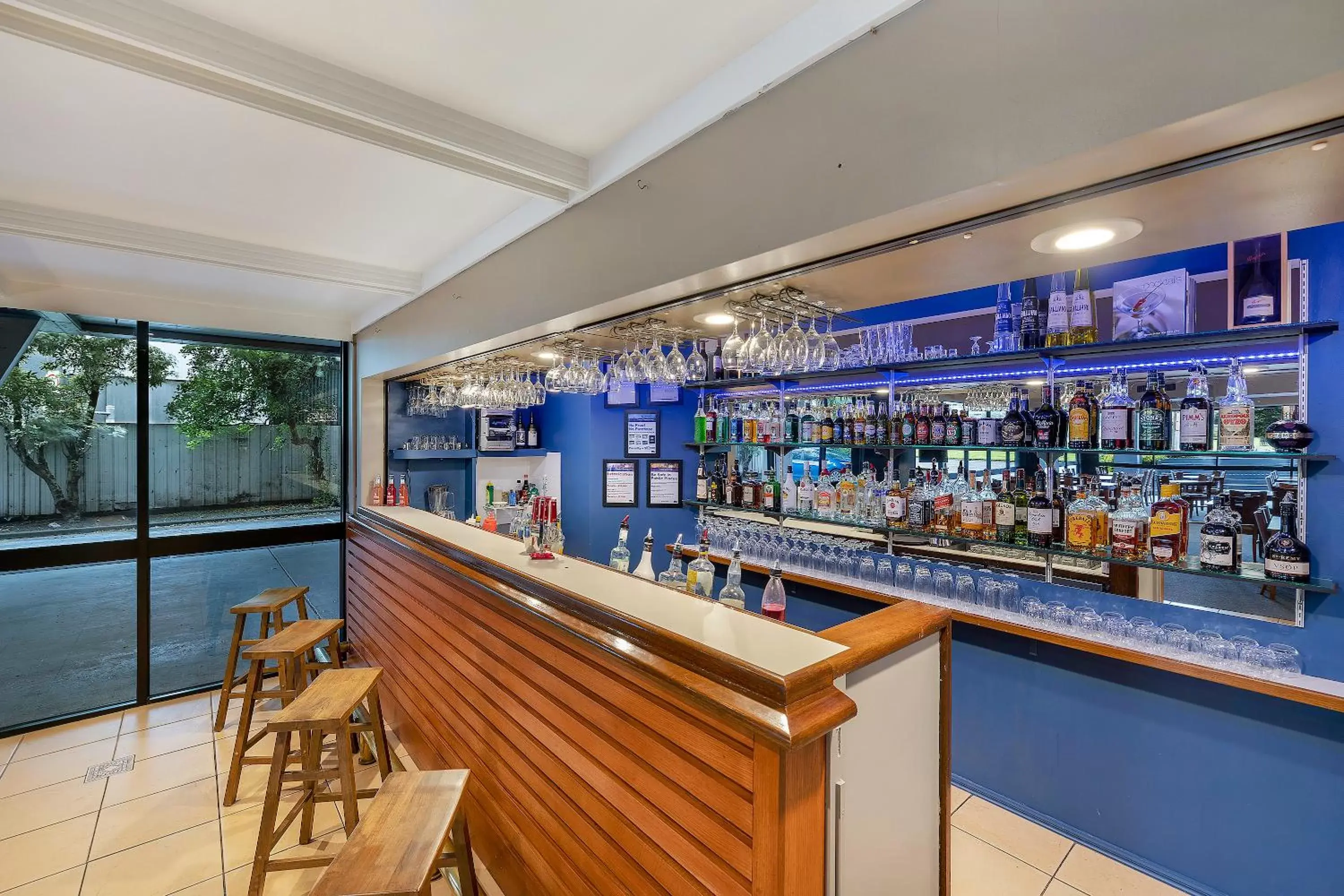 Restaurant/places to eat, Lounge/Bar in Central Court Motel Warrnambool