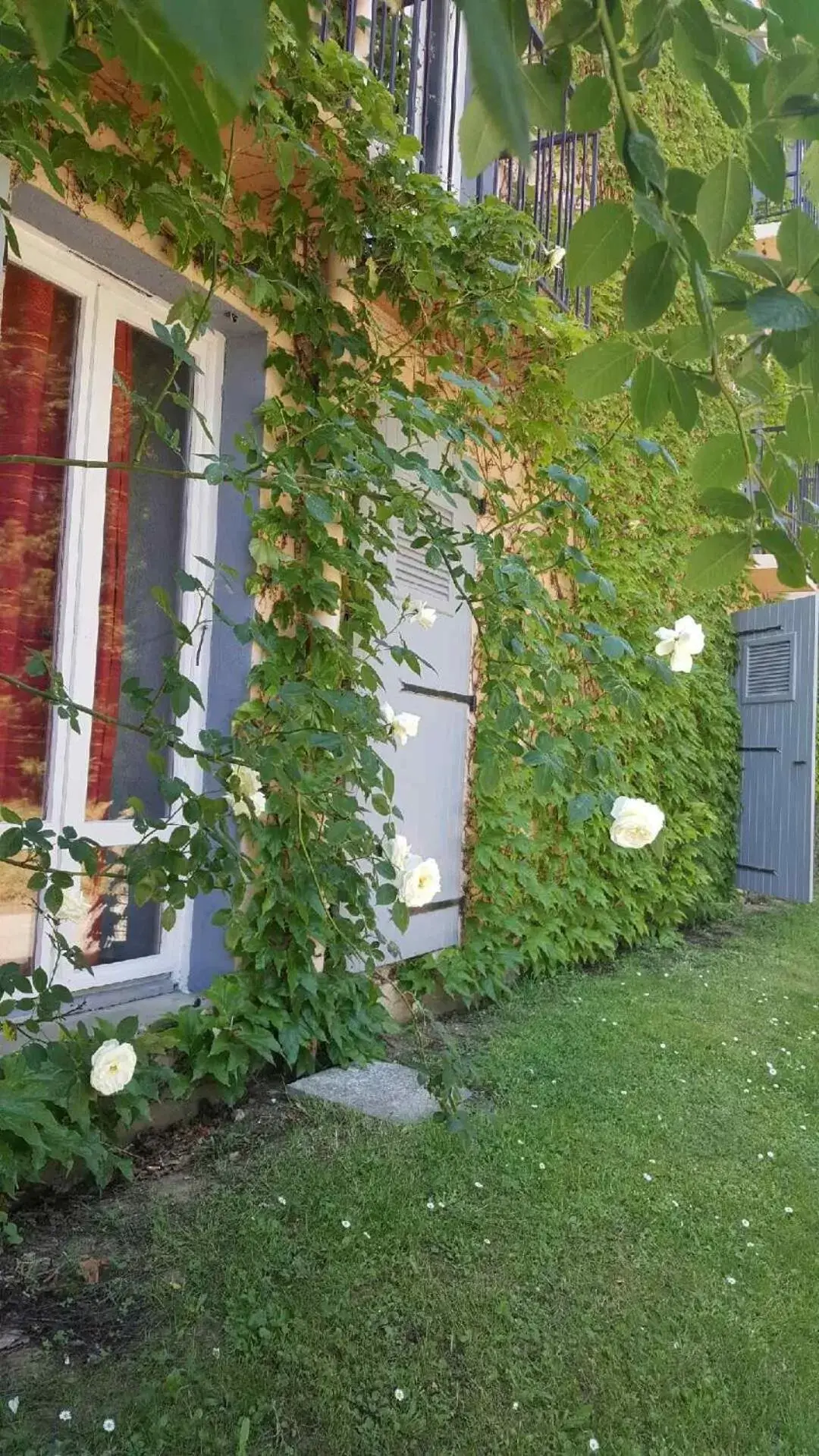 Garden in The Originals City, Hôtel La Siesta, Annonay Est (Inter-Hotel)