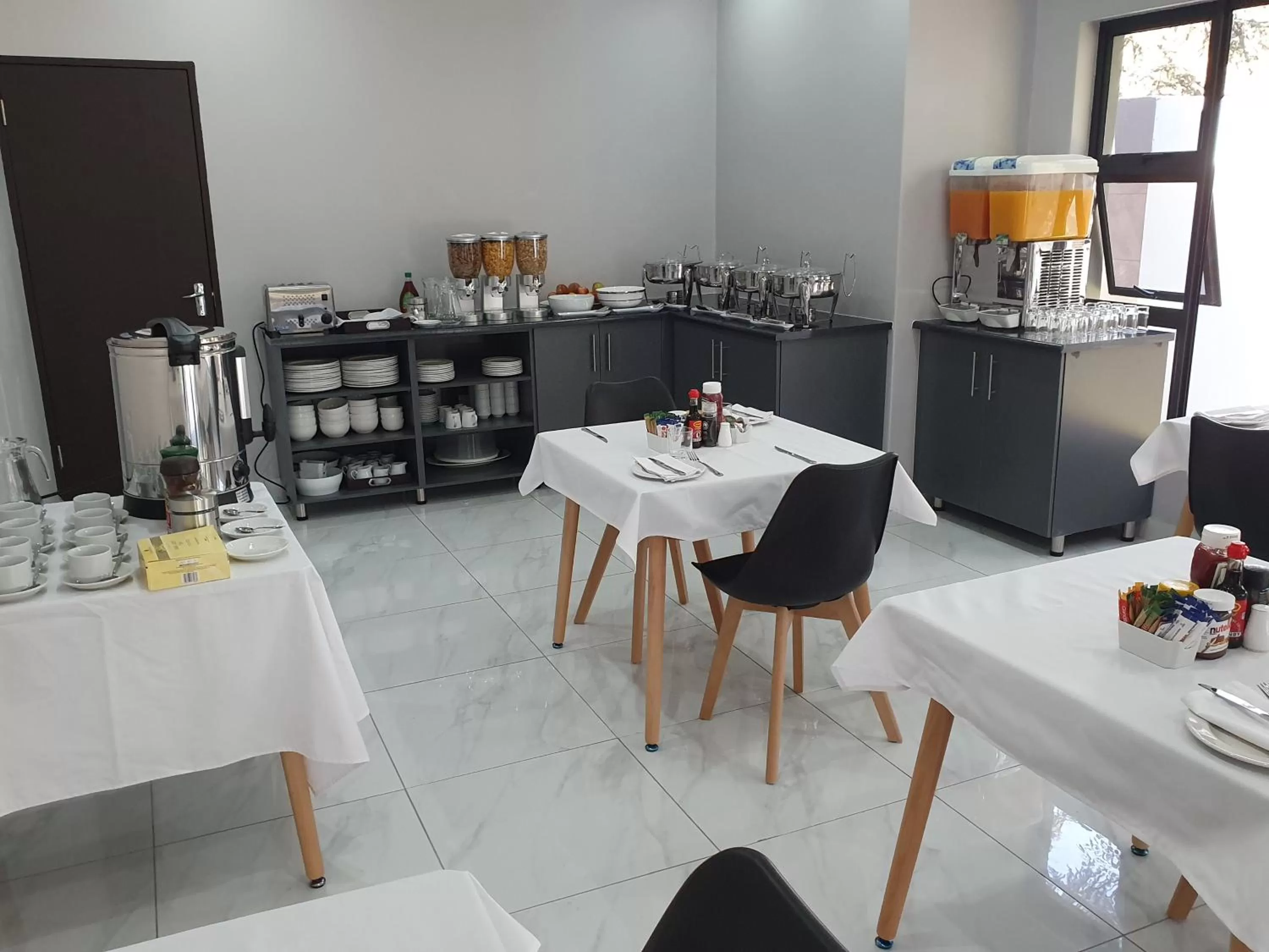 Breakfast in La Orchard Hotel