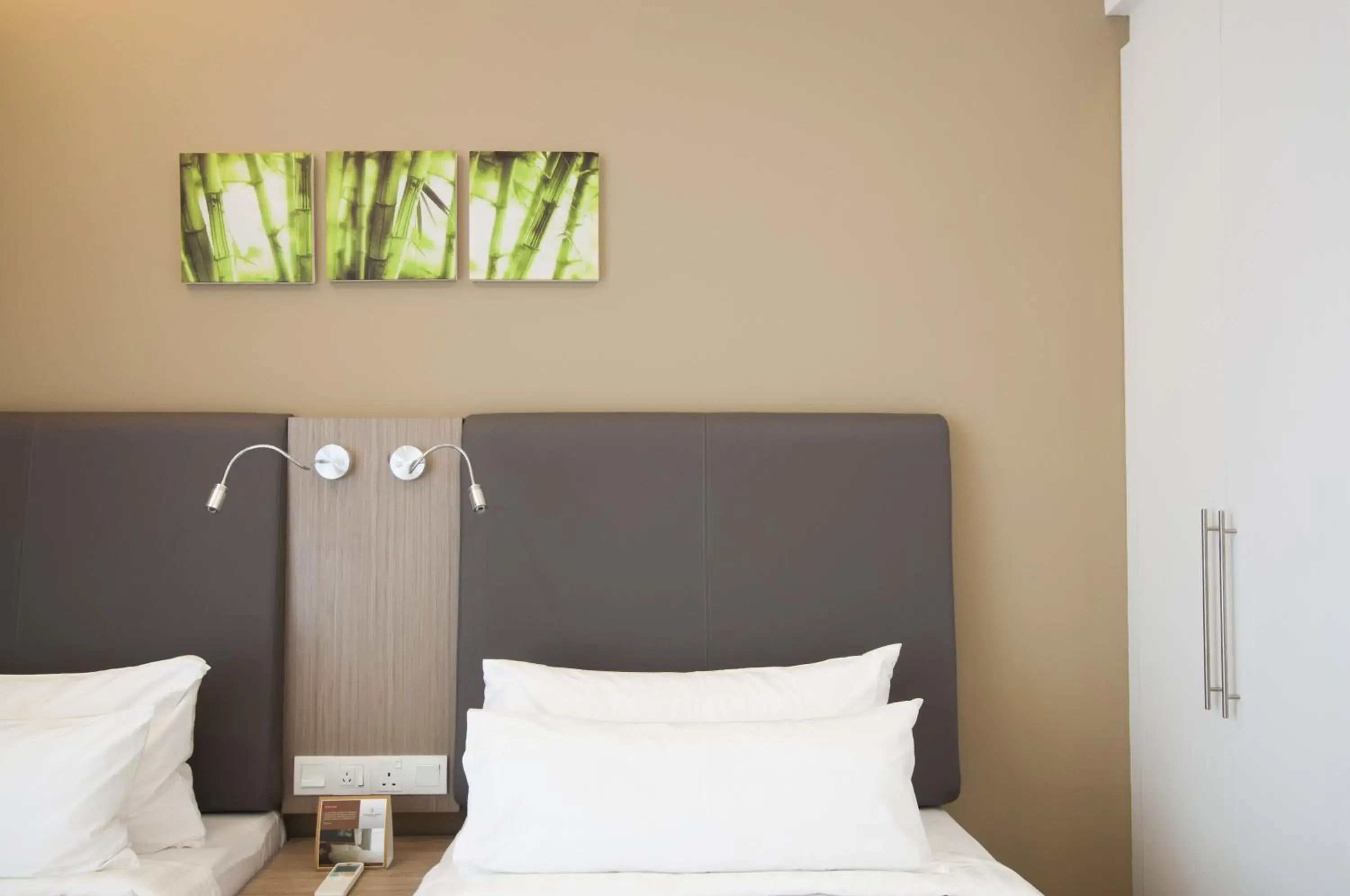 Decorative detail, Bed in Suasana Suites Bukit Ceylon