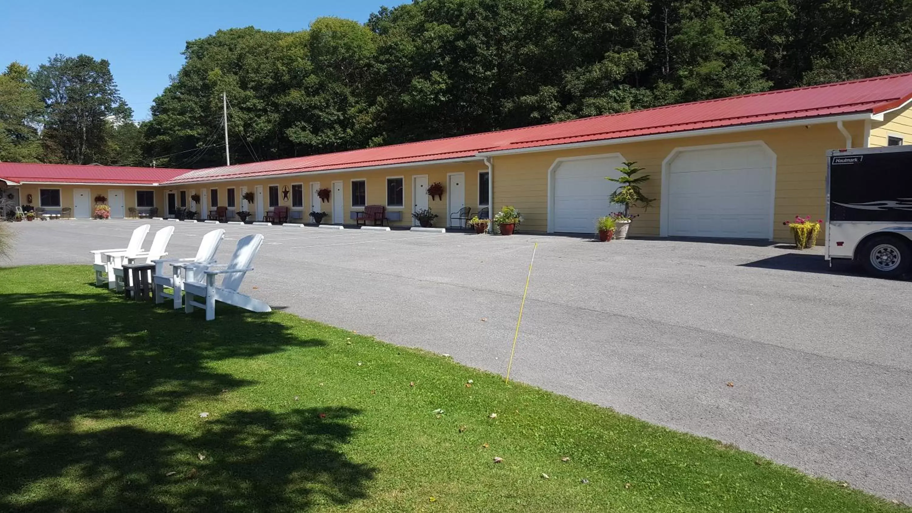 Property Building in The Garrett Inn