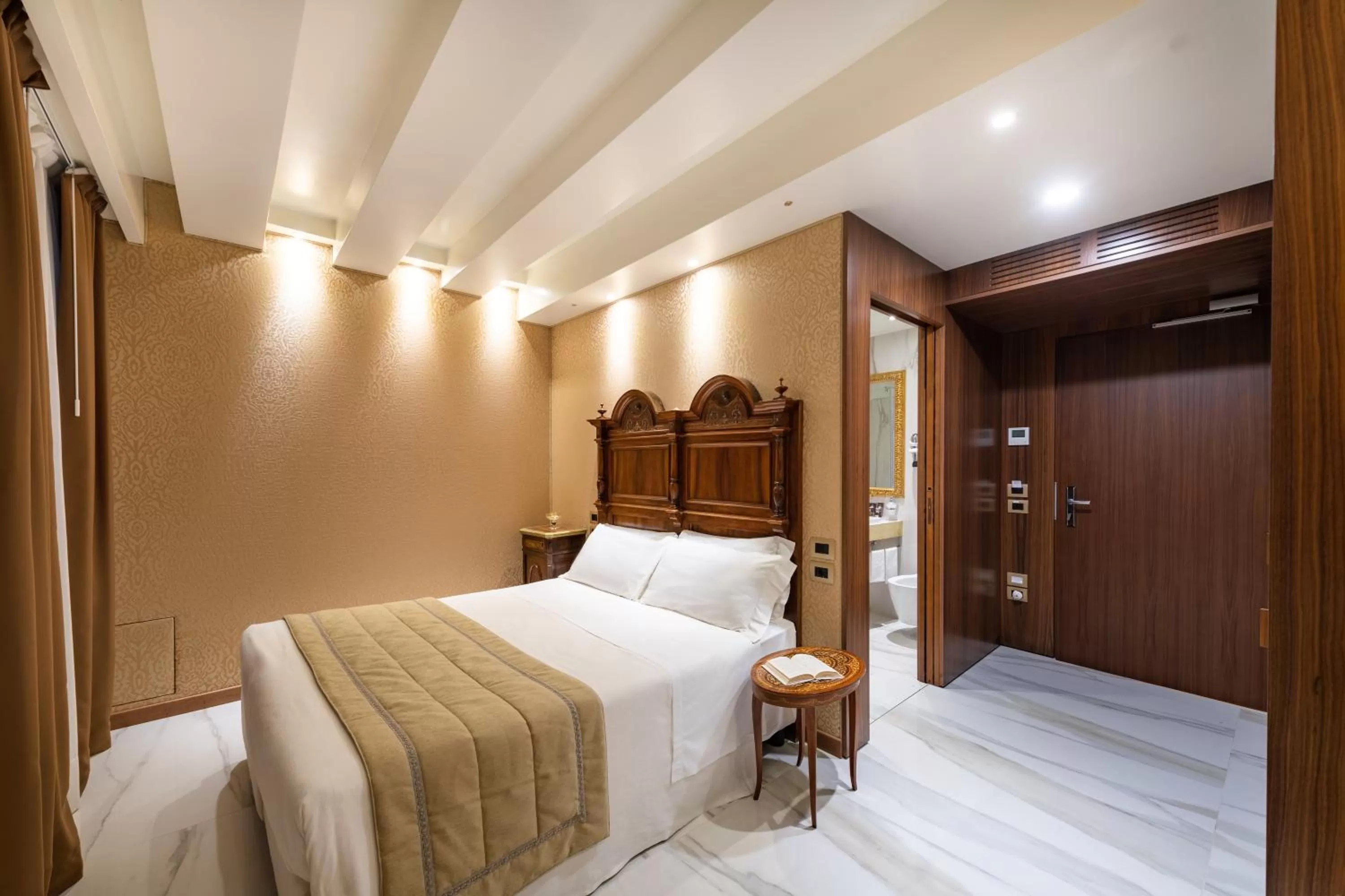 Photo of the whole room, Bed in Palazzo San Lorenzo