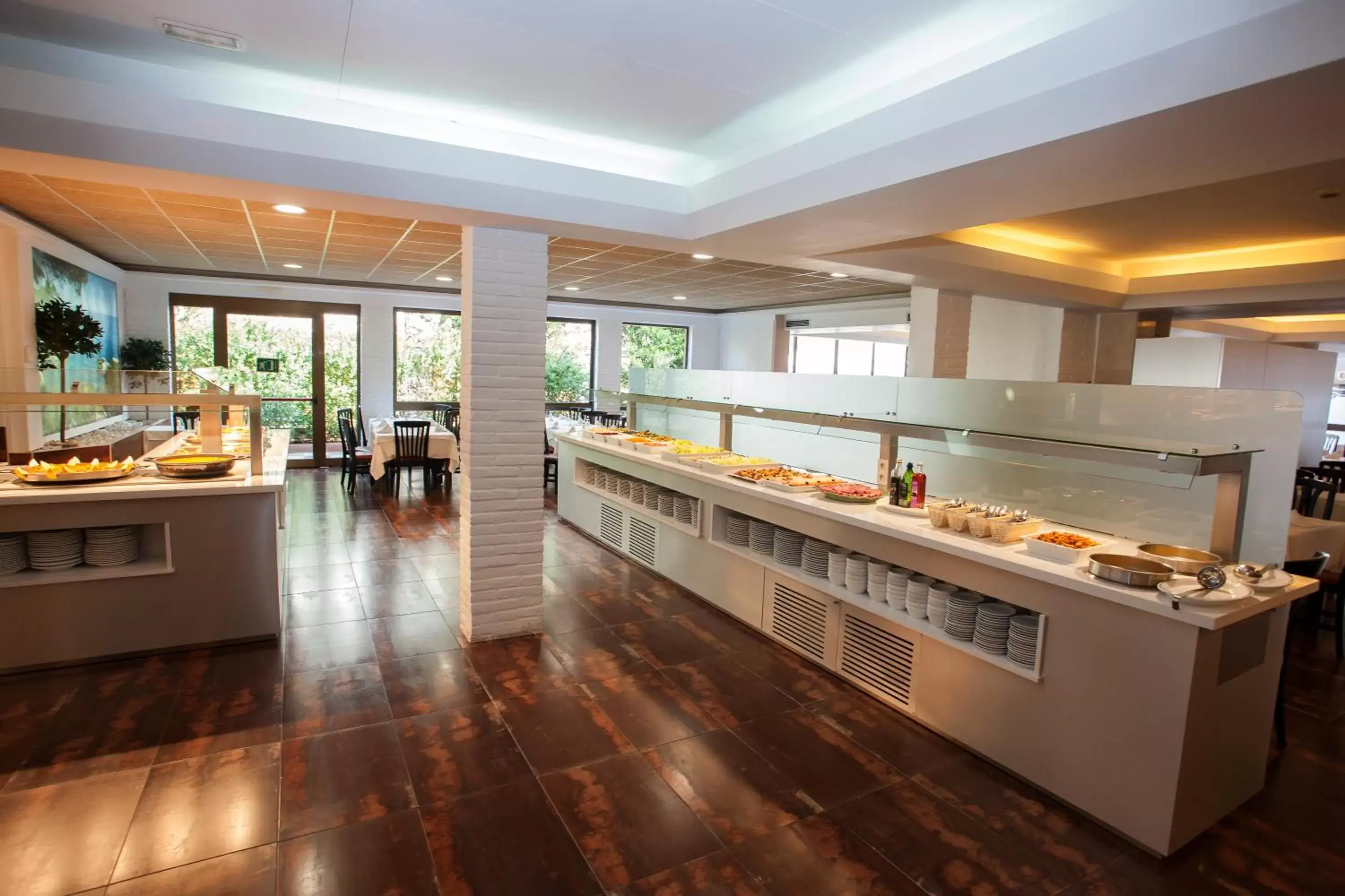 Breakfast, Kitchen/Kitchenette in Hotel Maria del Mar