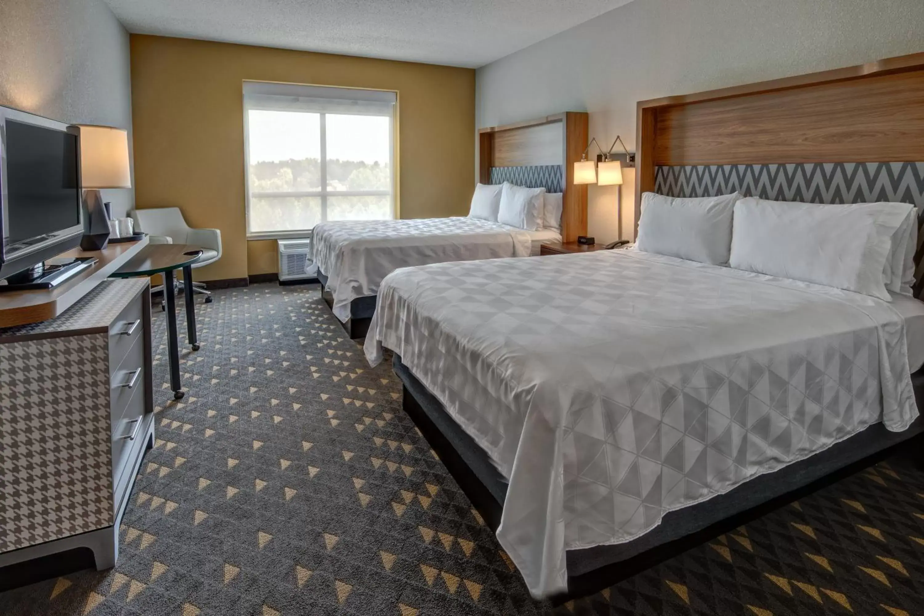 Photo of the whole room, Bed in Holiday Inn Rocky Mount I-95 @ US 64, an IHG Hotel