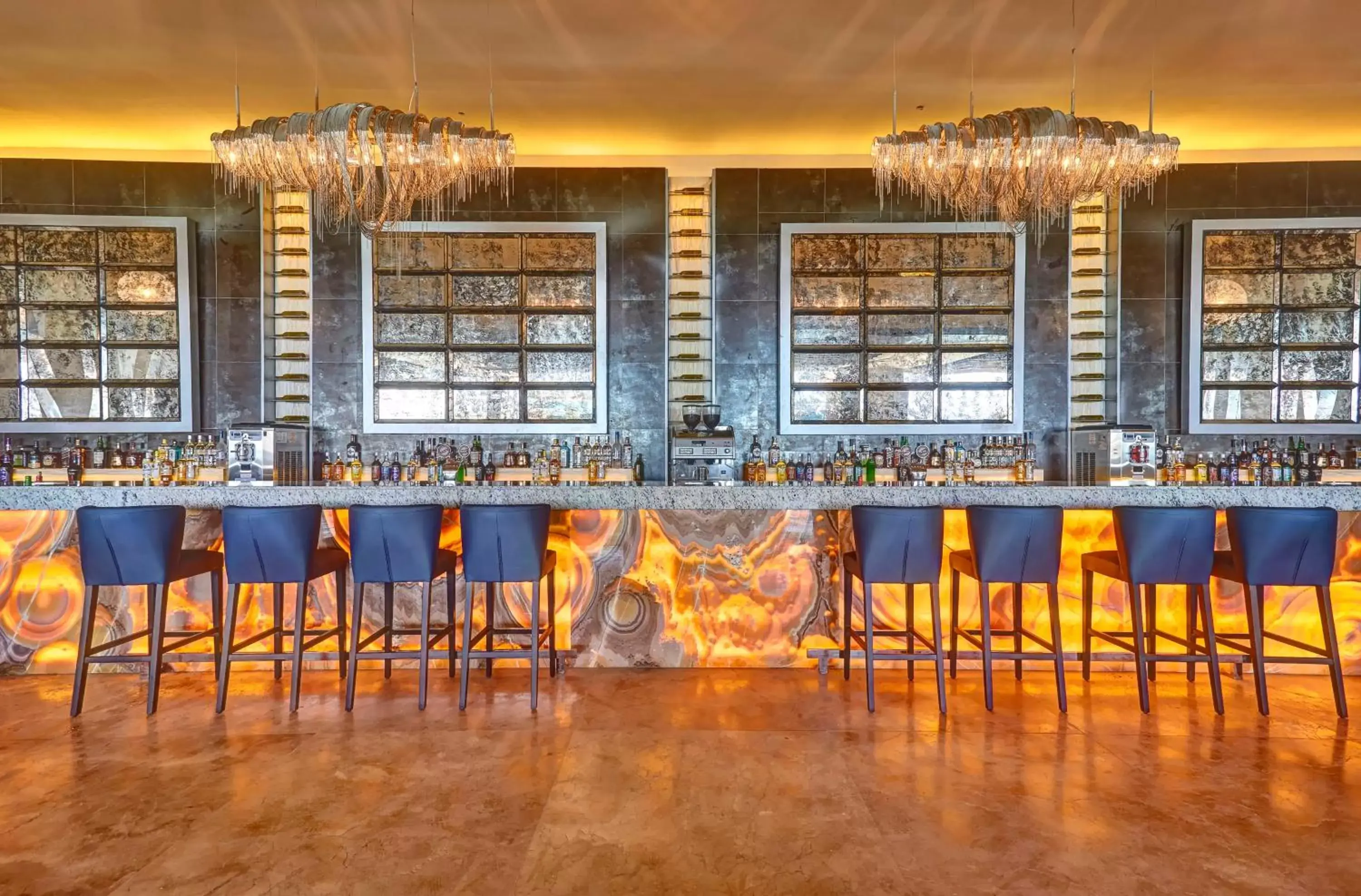 Lounge or bar in Royalton Negril, An Autograph Collection All-Inclusive Resort Lounge or bar in Royalton Negril, An Autograph Collection All-Inclusive Resort