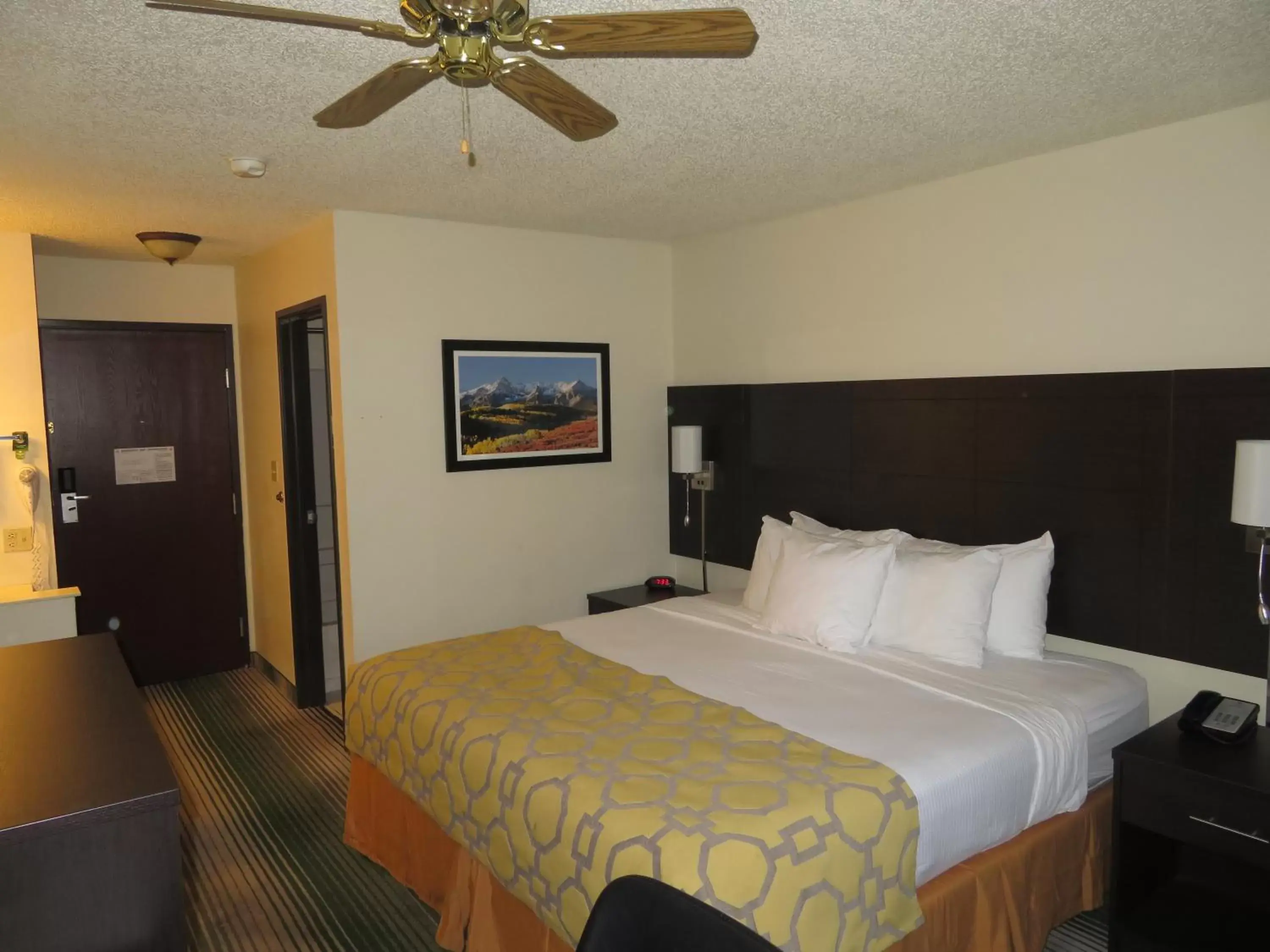 Bedroom, Bed in GreenTree Inn Montrose Bedroom, Bed in GreenTree Inn Montrose