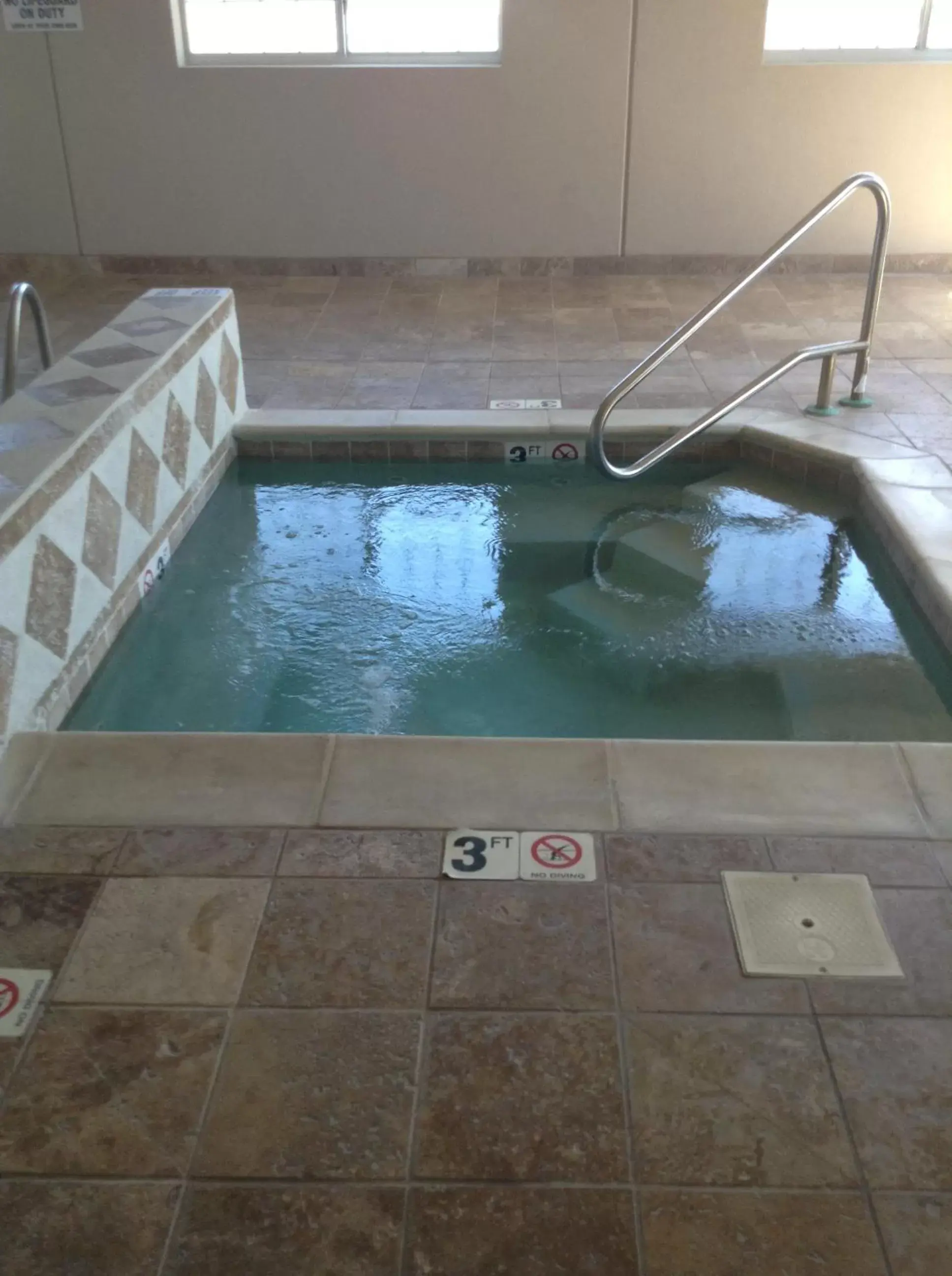Hot Tub, Swimming Pool in Days Inn by Wyndham Carroll