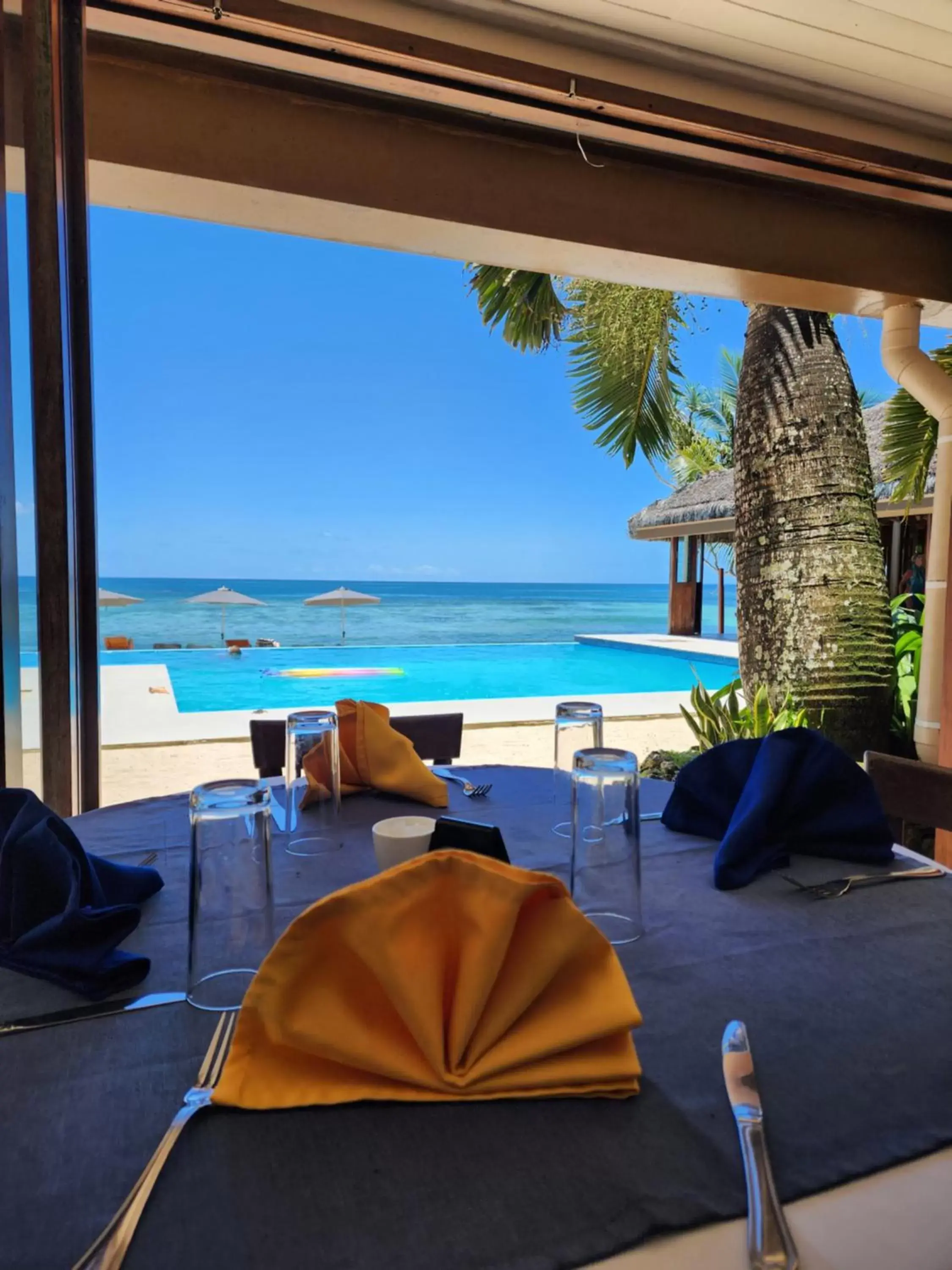 Restaurant/places to eat in Breakas Beach Resort