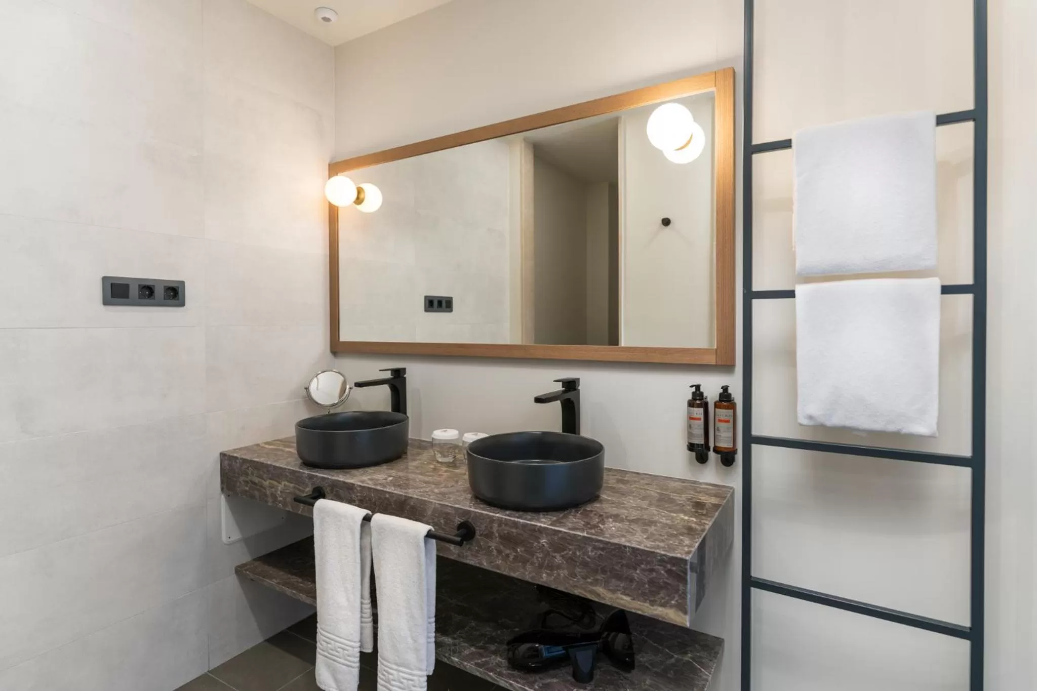 Bathroom in Hotel LIVVO Lumm