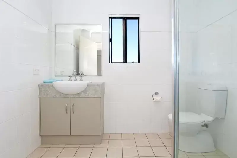 Bathroom in Amberoo Apartments