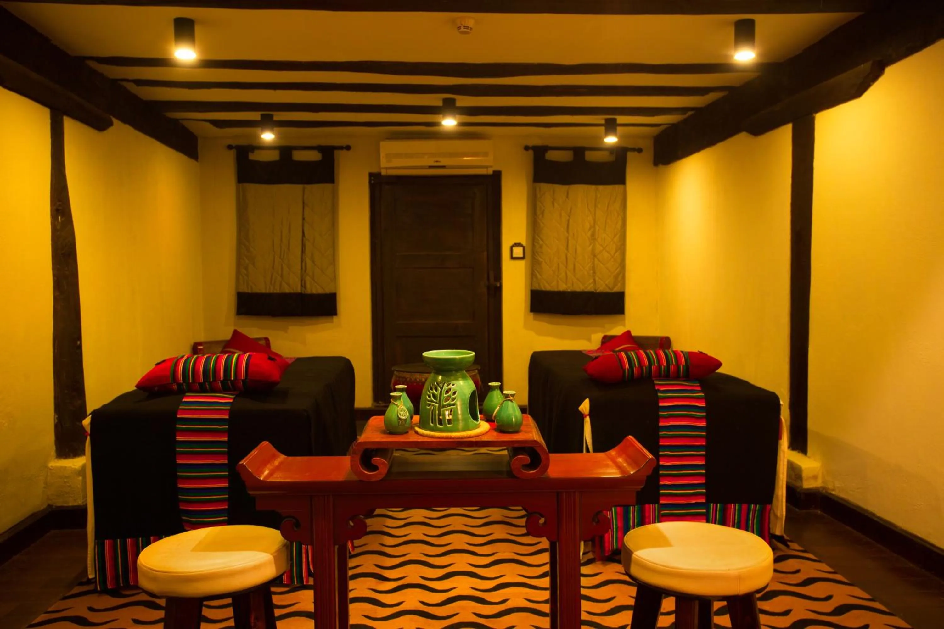 Seating area in Banyan Tree Ringha