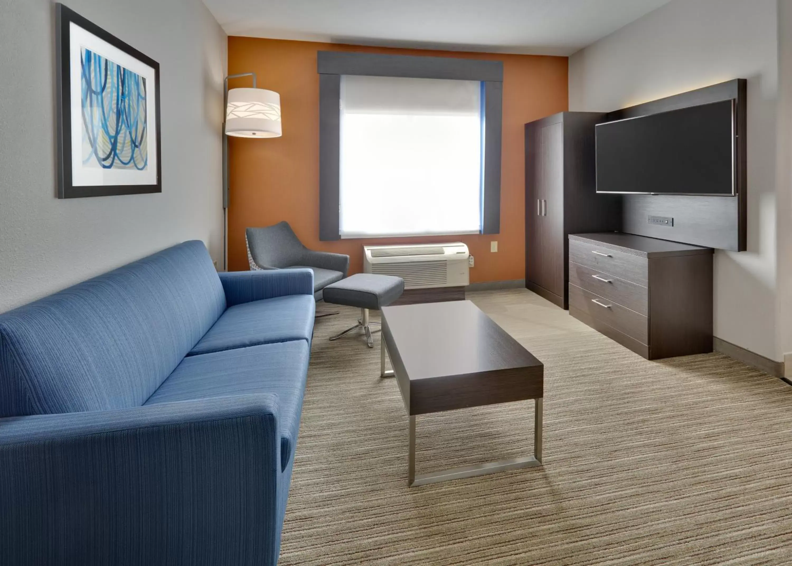 Bedroom, Seating Area in Holiday Inn Express Hotel & Suites Duncanville, an IHG Hotel