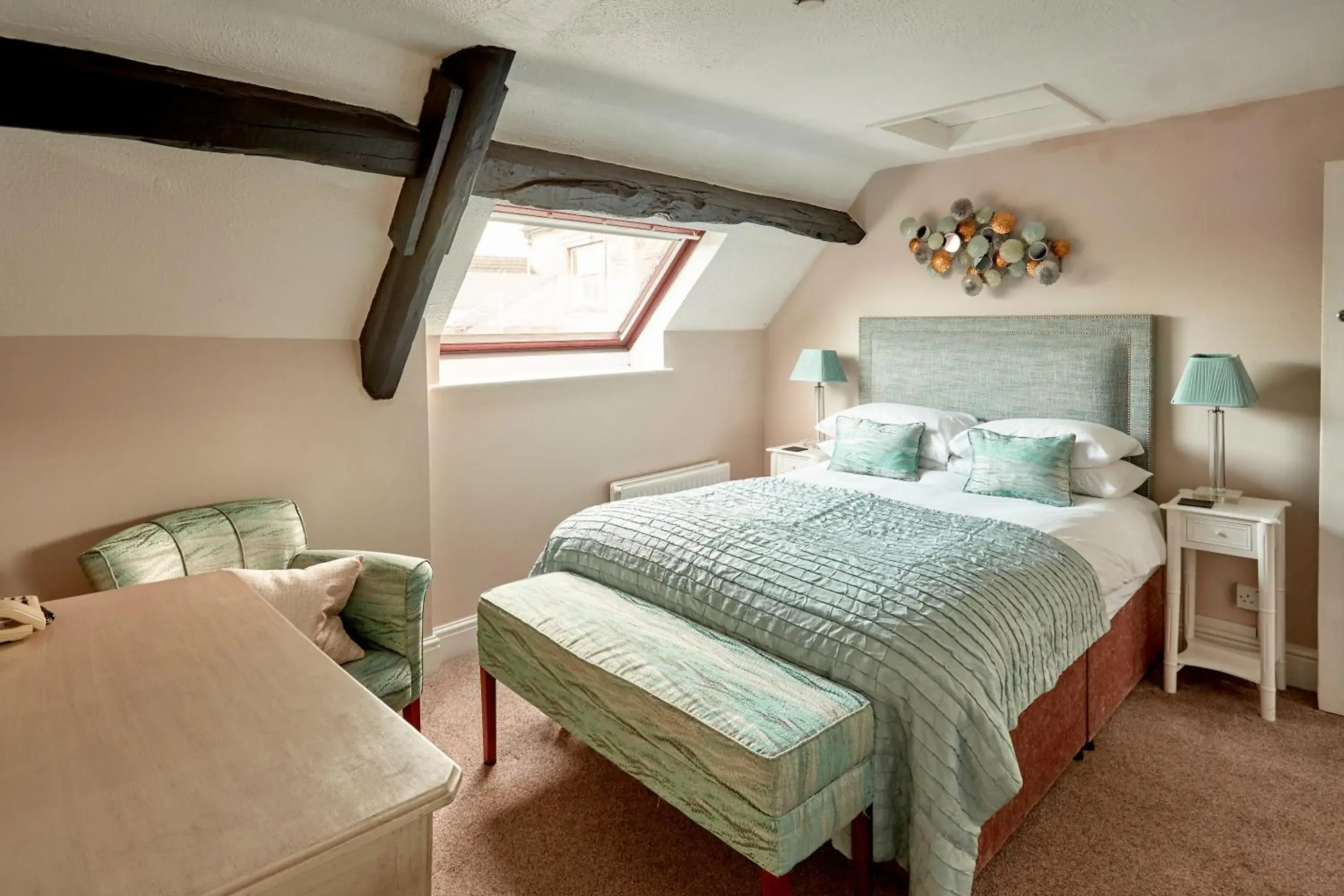 Photo of the whole room, Bed in The Ormond At Tetbury