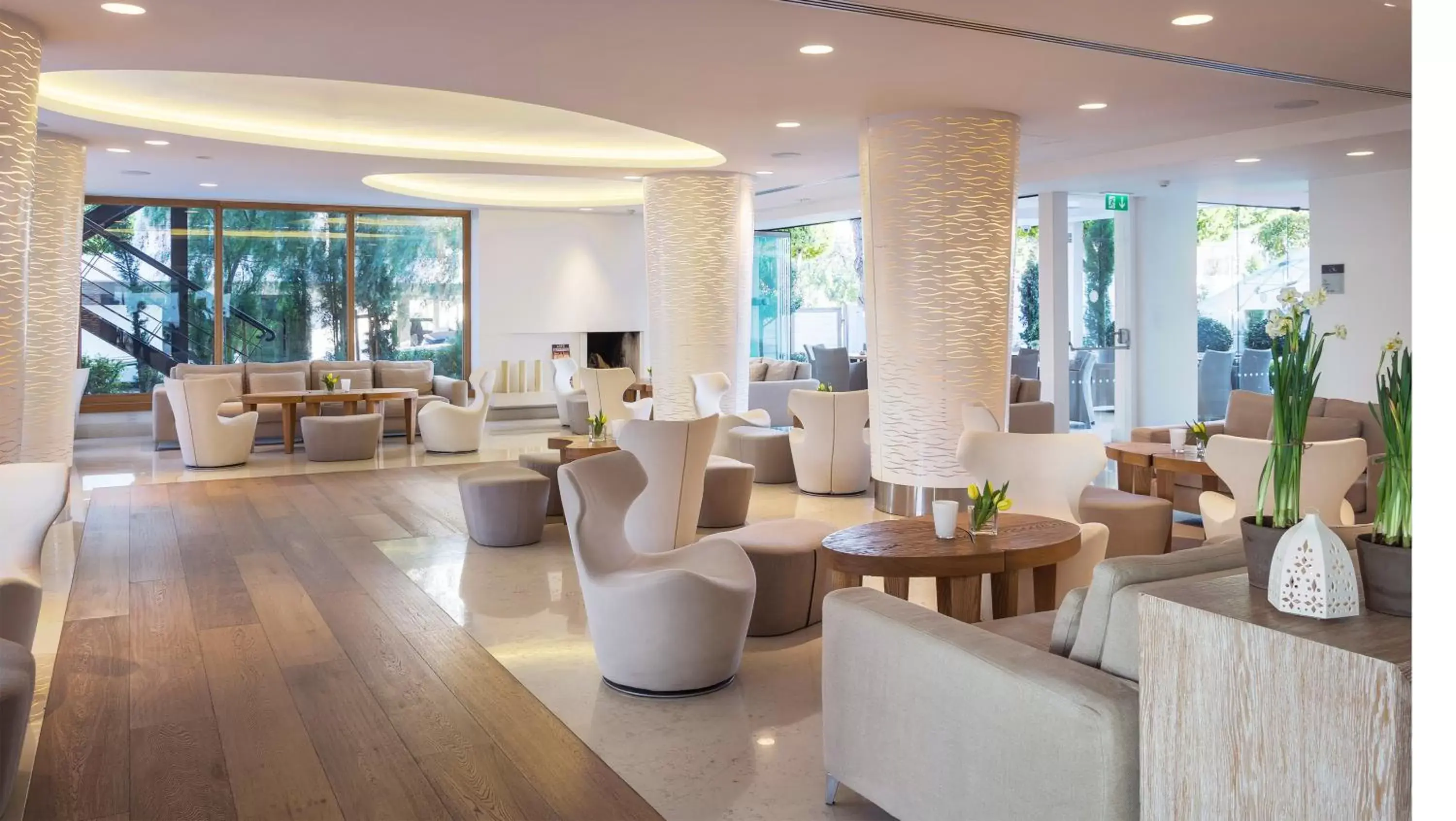 Lobby or reception, Lounge/Bar in Alasia Boutique Hotel