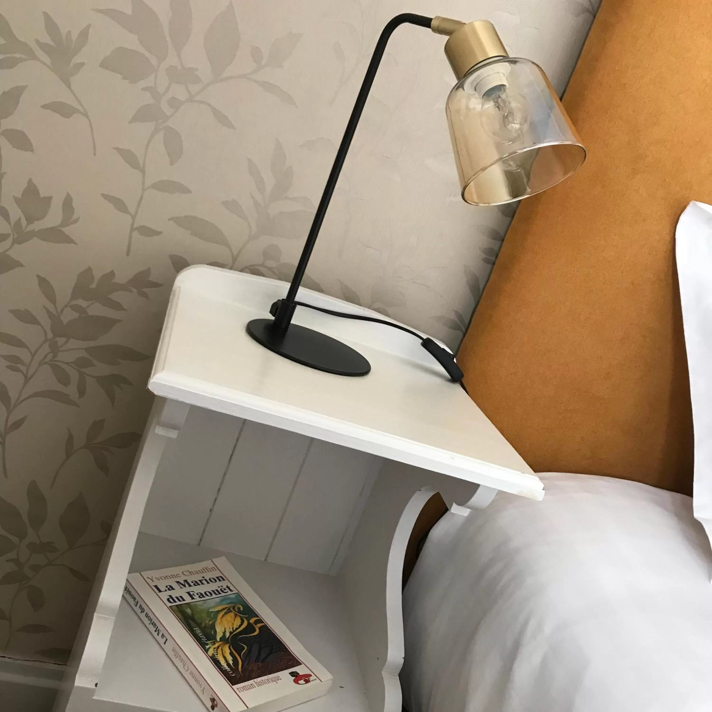 Bedroom, Bed in La Maison de Louisette