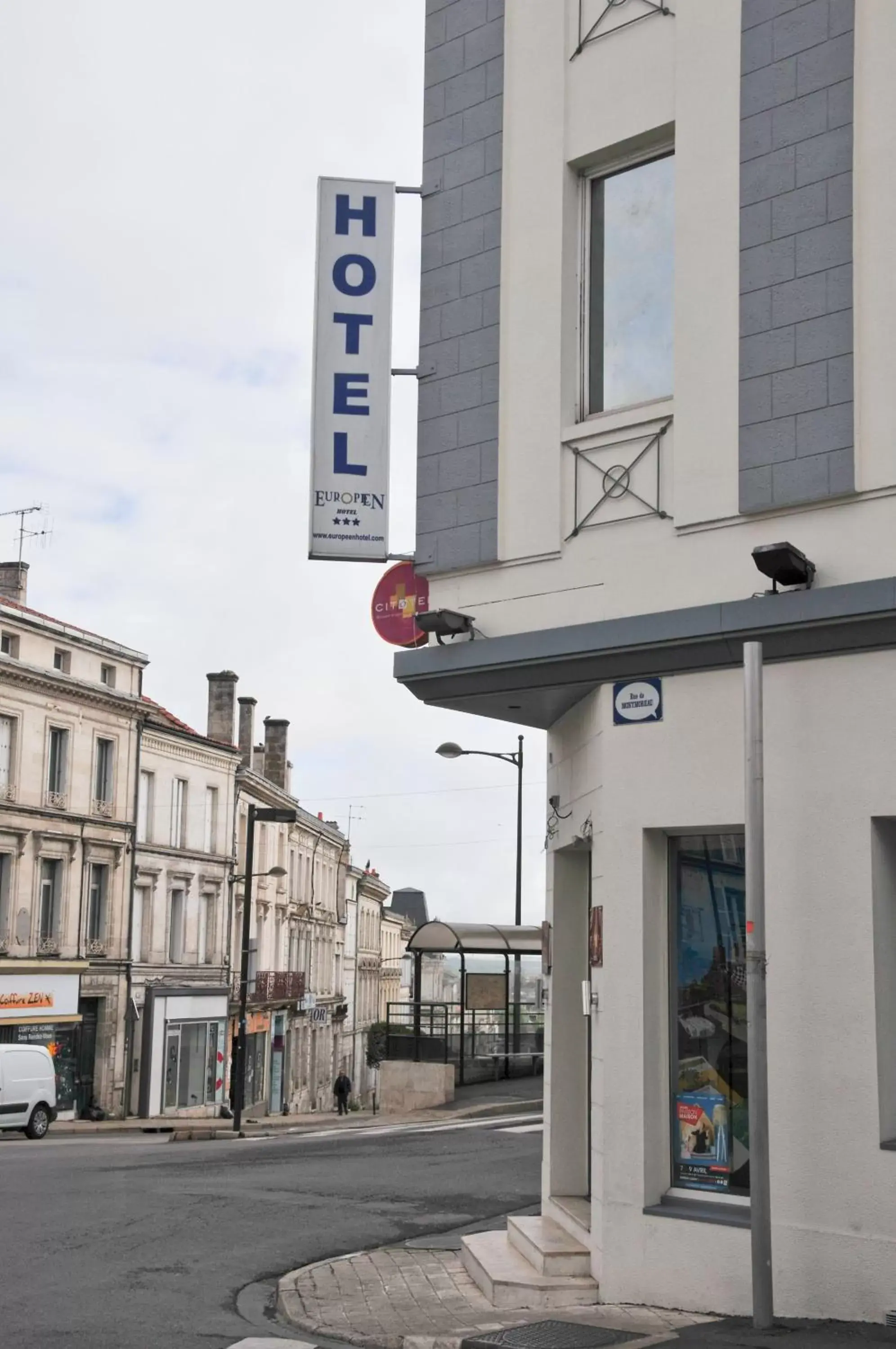 Facade/entrance, Property Building in Cit'Hotel Europeen