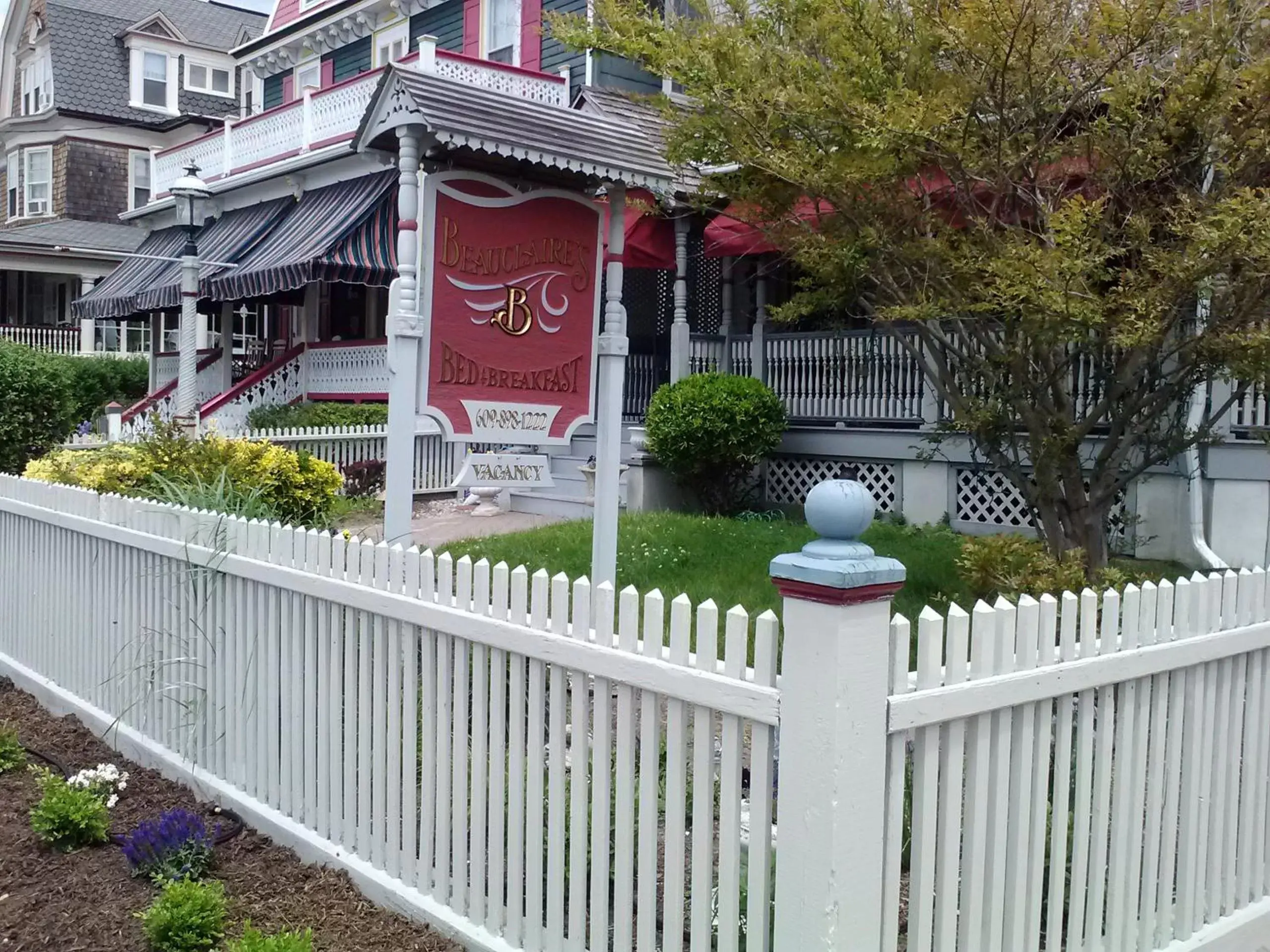 Facade/entrance, Property Building in Beauclaires Bed & Breakfast