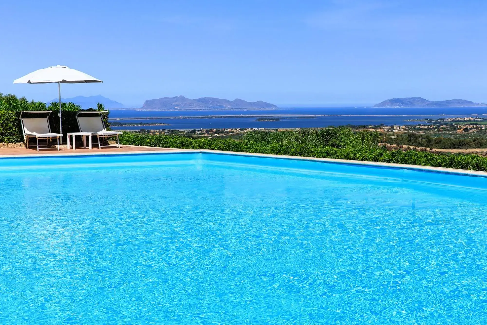 Natural landscape, Swimming Pool in Hotel Baglio Oneto dei Principi di San Lorenzo - Luxury Wine Resort