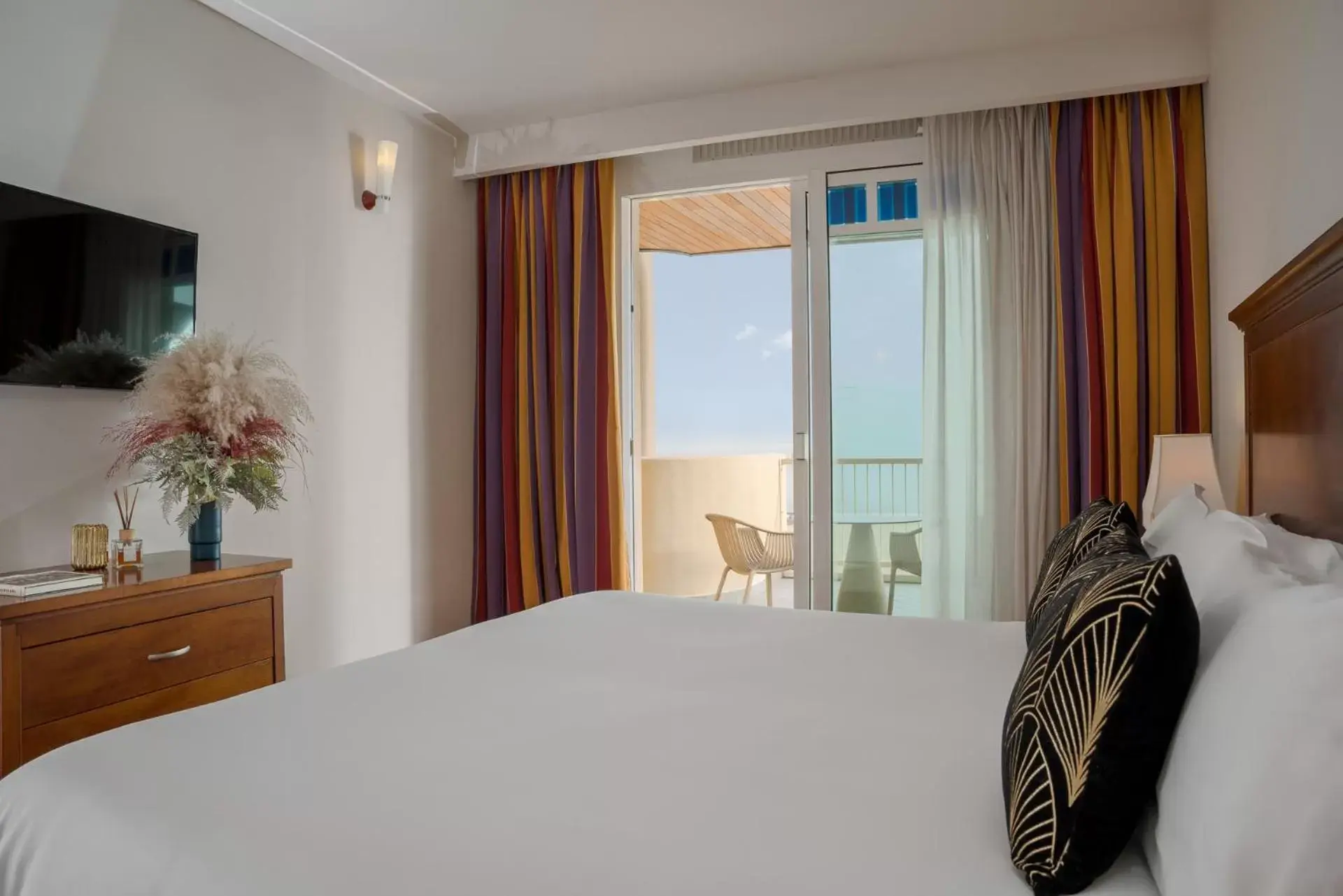 Bedroom, Bed in Savoia Hotel Rimini