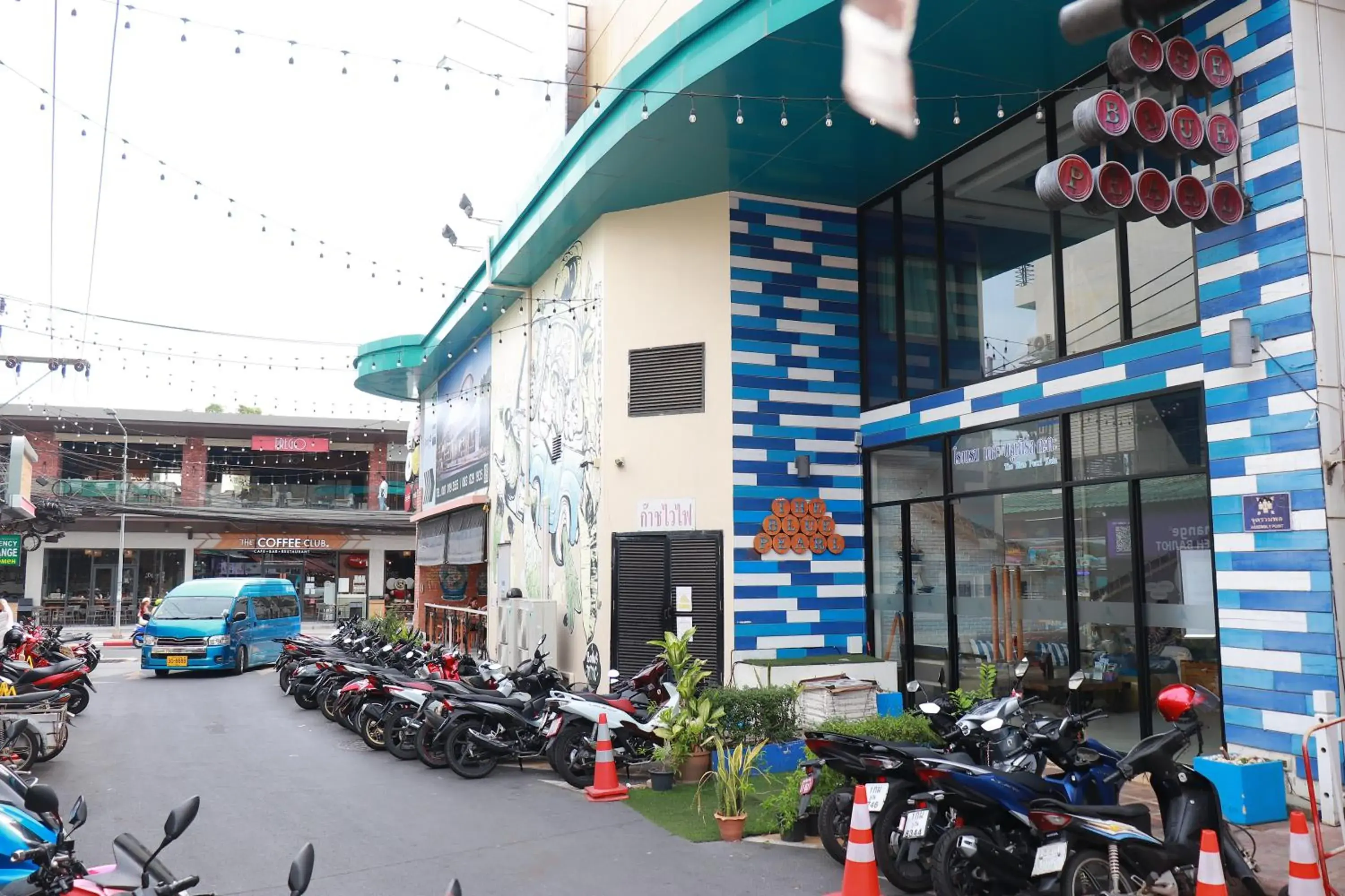 Facade/entrance in The Blue Pearl Kata Hotel Facade/entrance in The Blue Pearl Kata Hotel