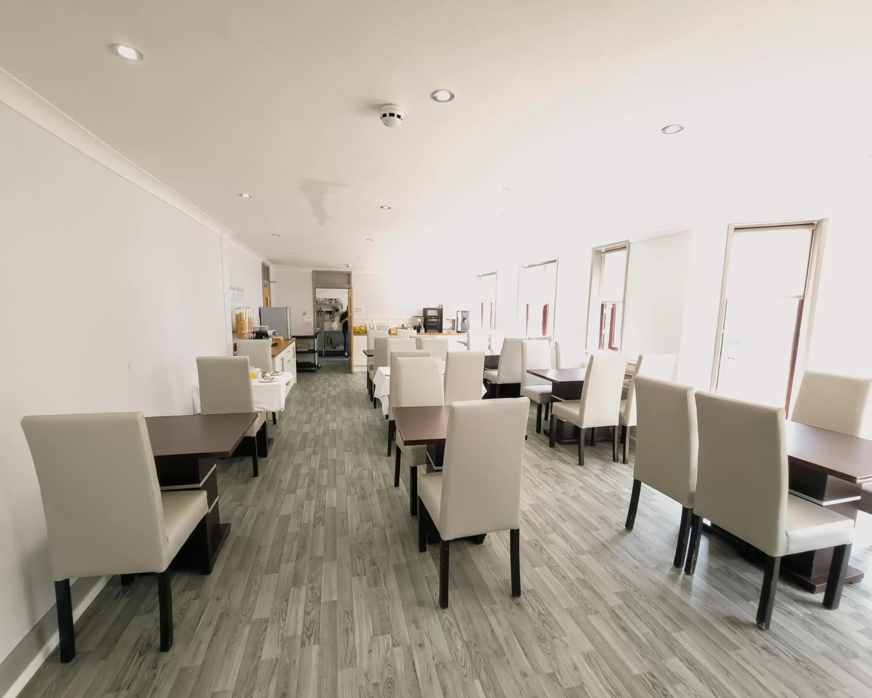 Double Room - Disability Access in Level Inn Double Room - Disability Access in Level Inn