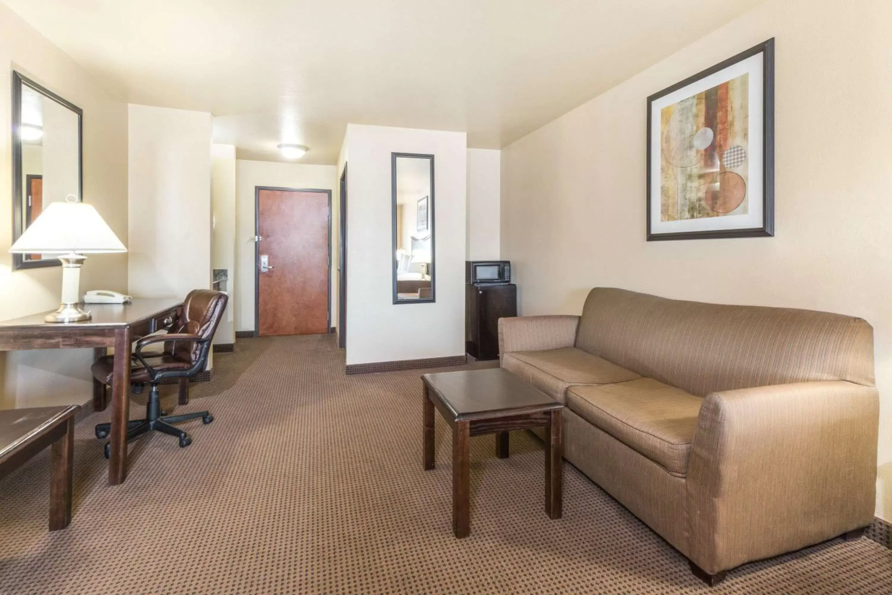 Photo of the whole room in Baymont by Wyndham Perryton Photo of the whole room in Baymont by Wyndham Perryton