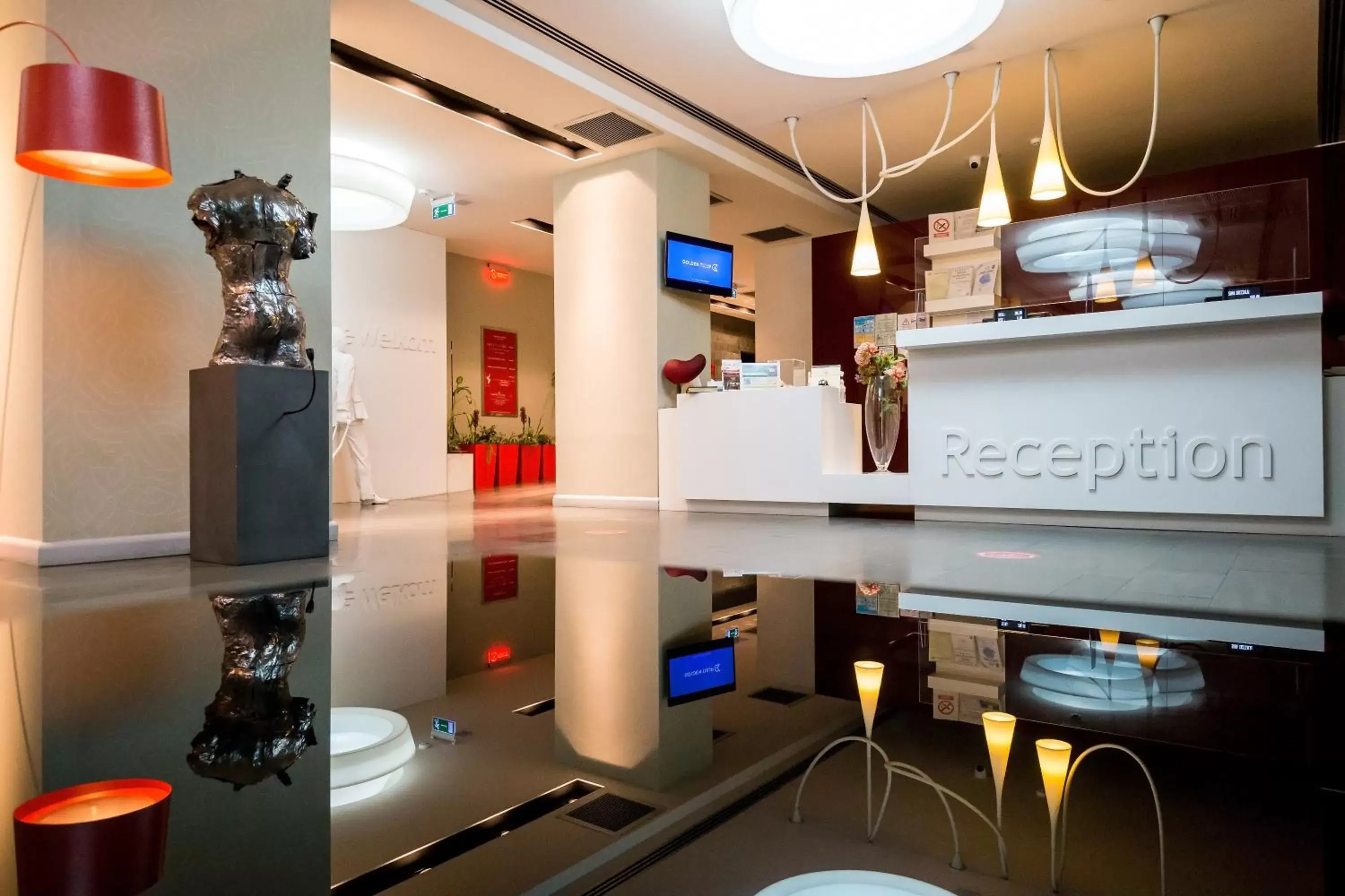Lobby or reception in Hotel Golden Tulip Ana Tower Sibiu