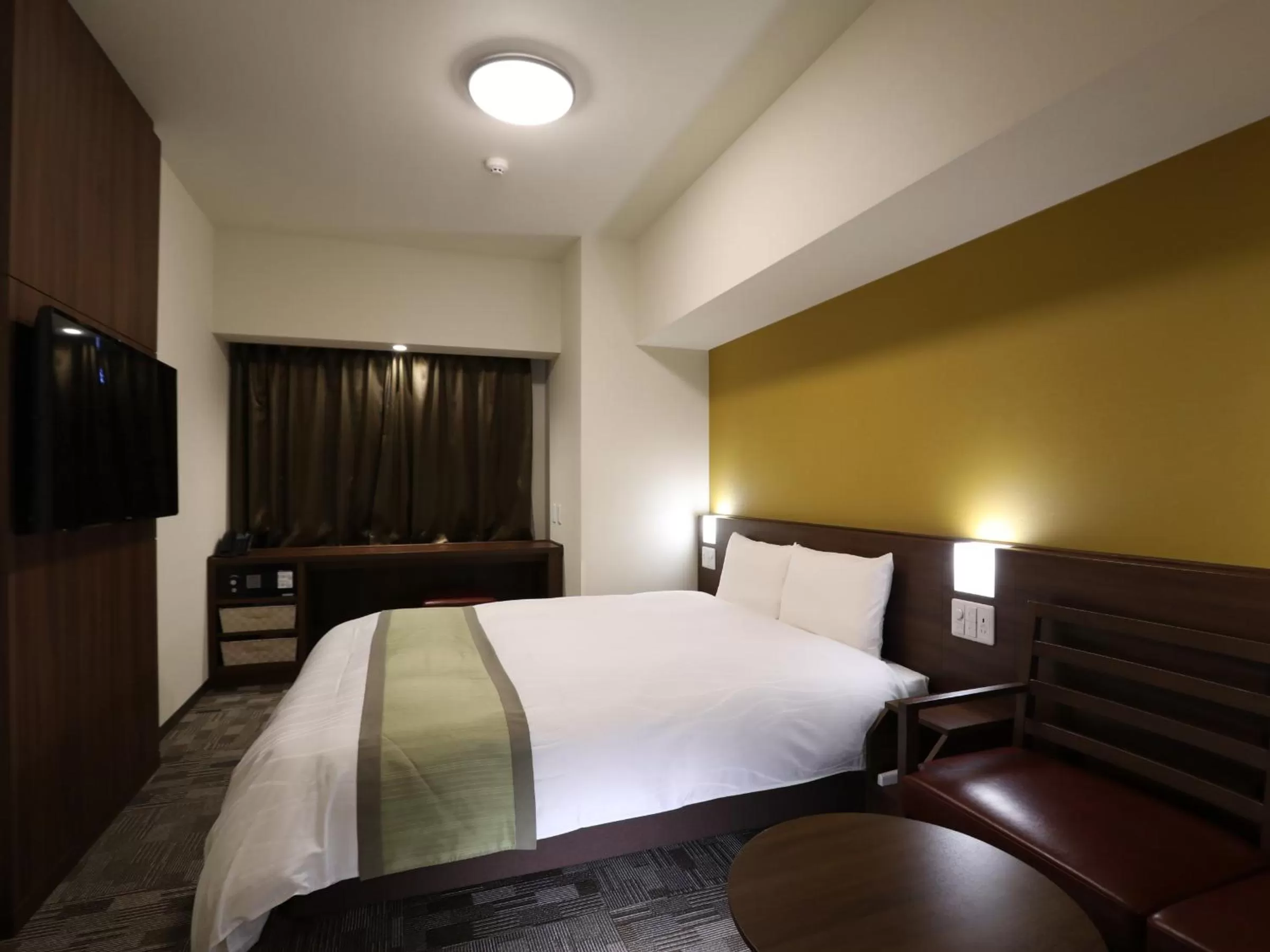 Communal lounge/ TV room, Bed in Dormy Inn Ikebukuro - Natural Hot Spring