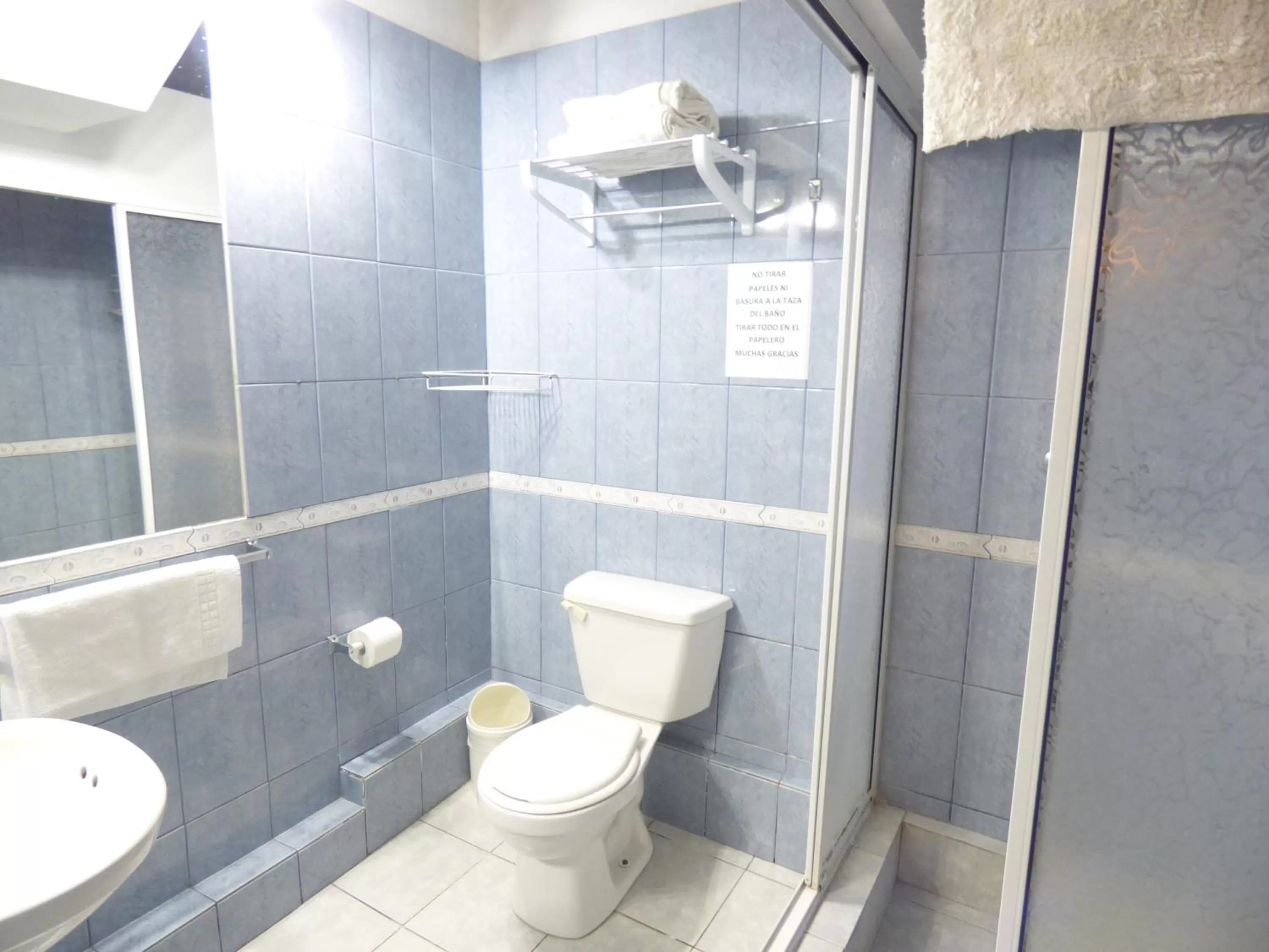 Bathroom in Hotel Vista Hermosa 17