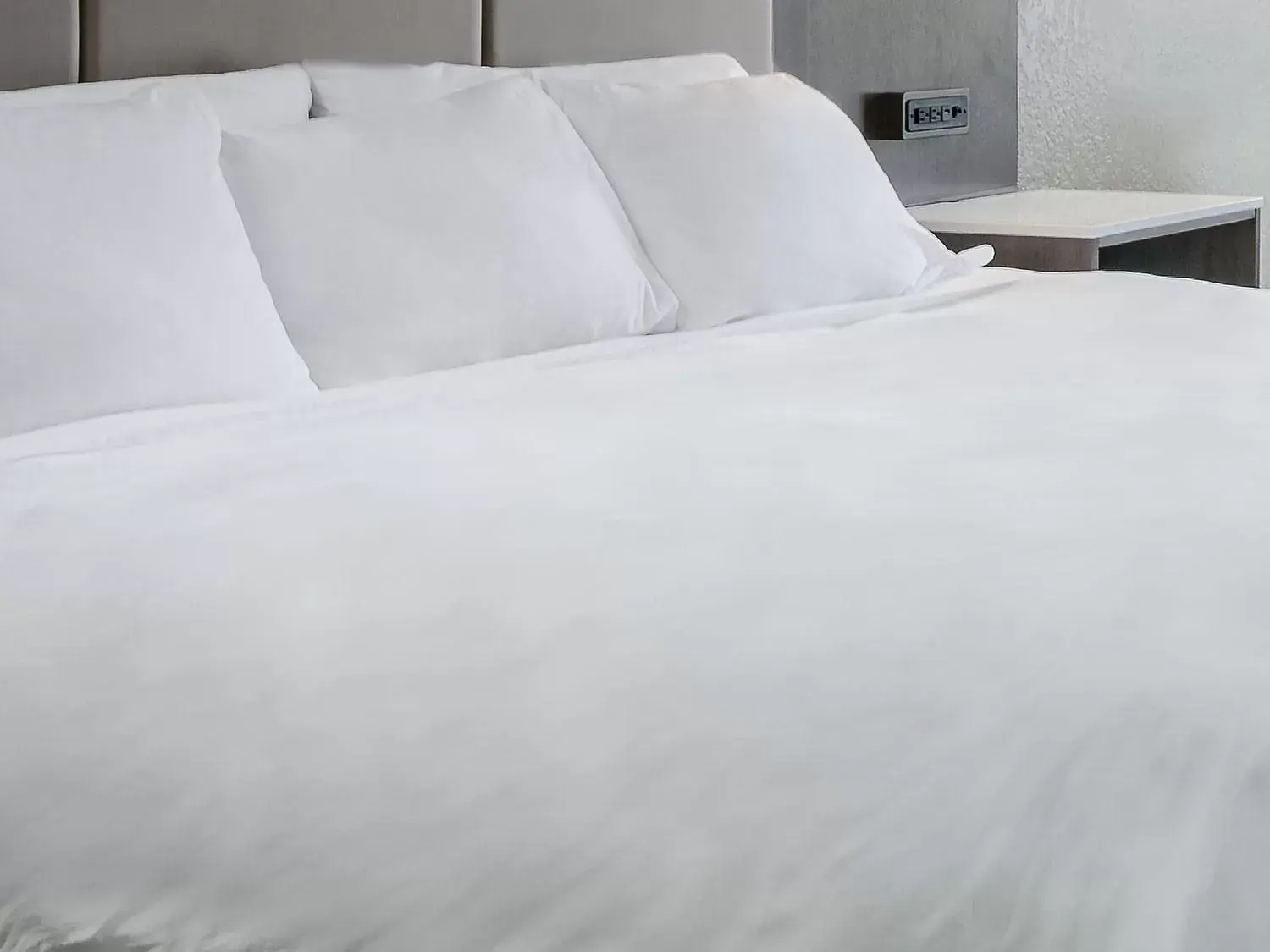 One-Bedroom King Suite in Radisson Hotel & Conference Center Rockford One-Bedroom King Suite in Radisson Hotel & Conference Center Rockford