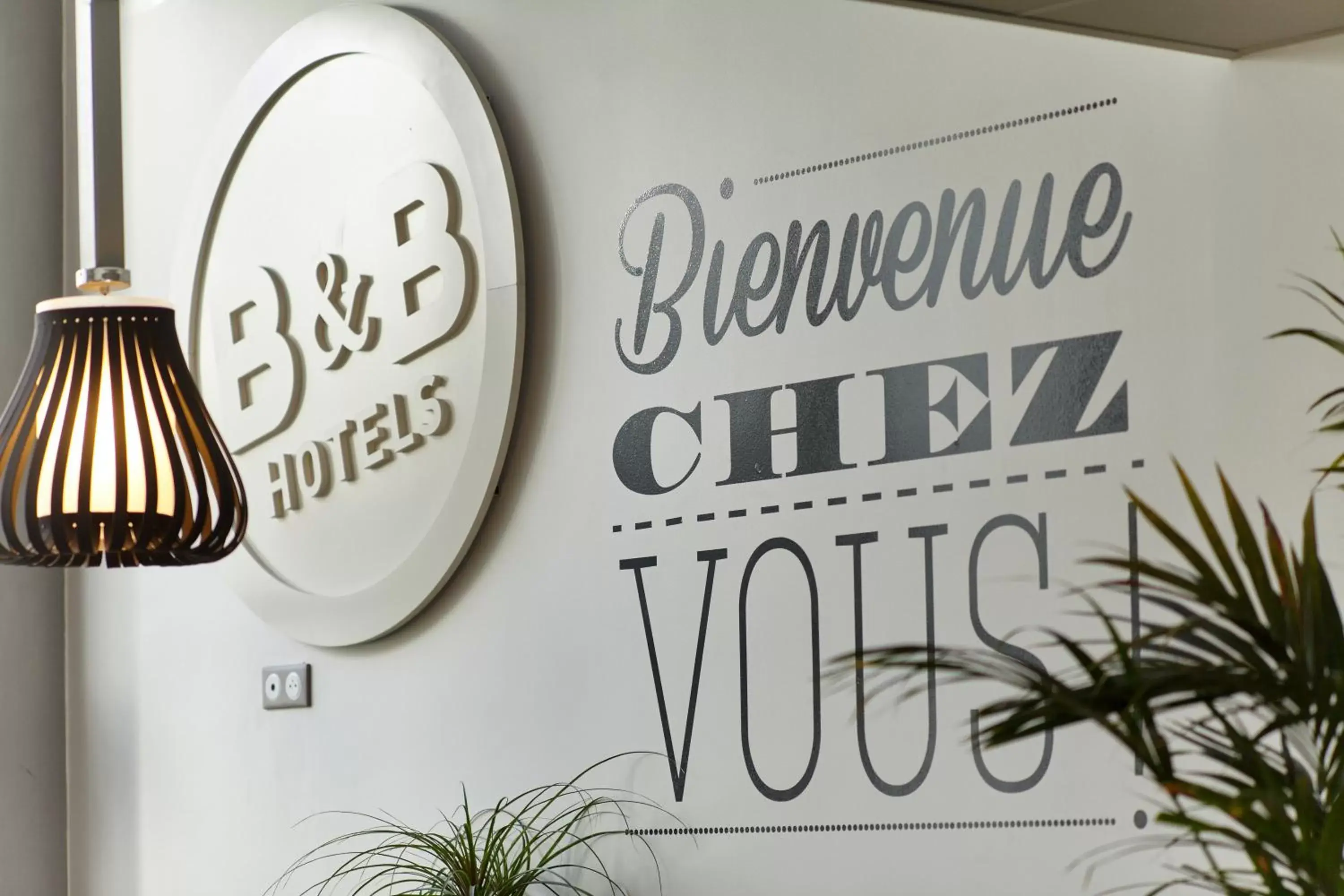 Decorative detail, Property Logo/Sign in B&B HOTEL Montélimar Sud