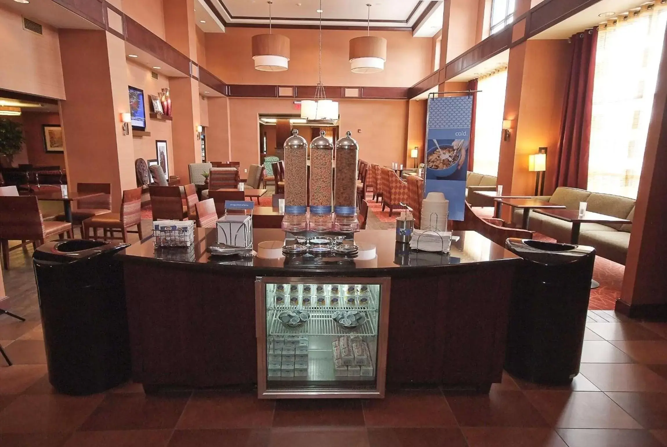 Dining area in Hampton Inn & Suites Vineland