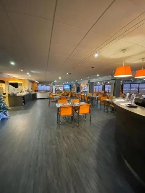 Restaurant/places to eat in Hôtel De La Plage