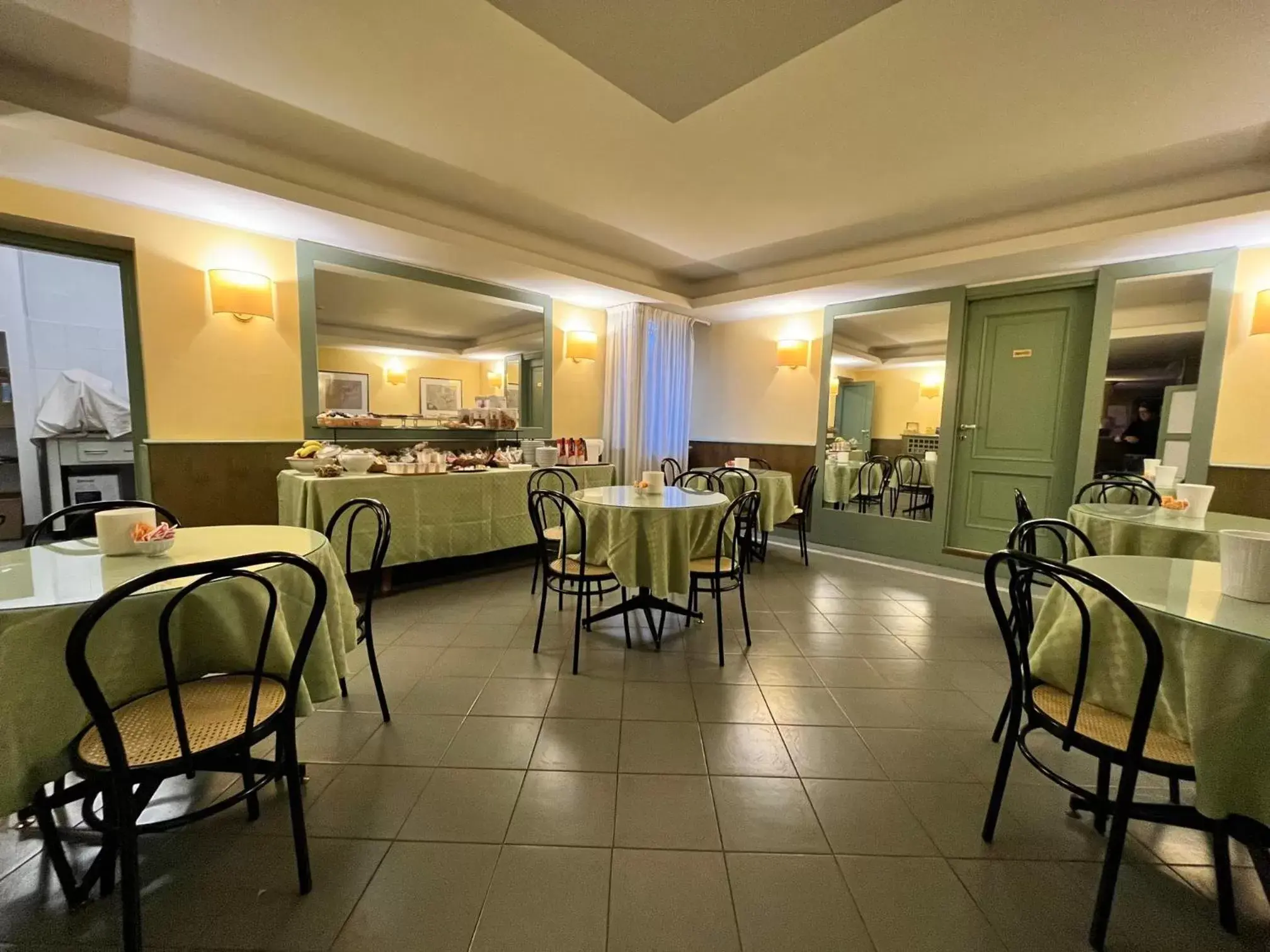 Restaurant/Places to Eat in Hotel La Goletta