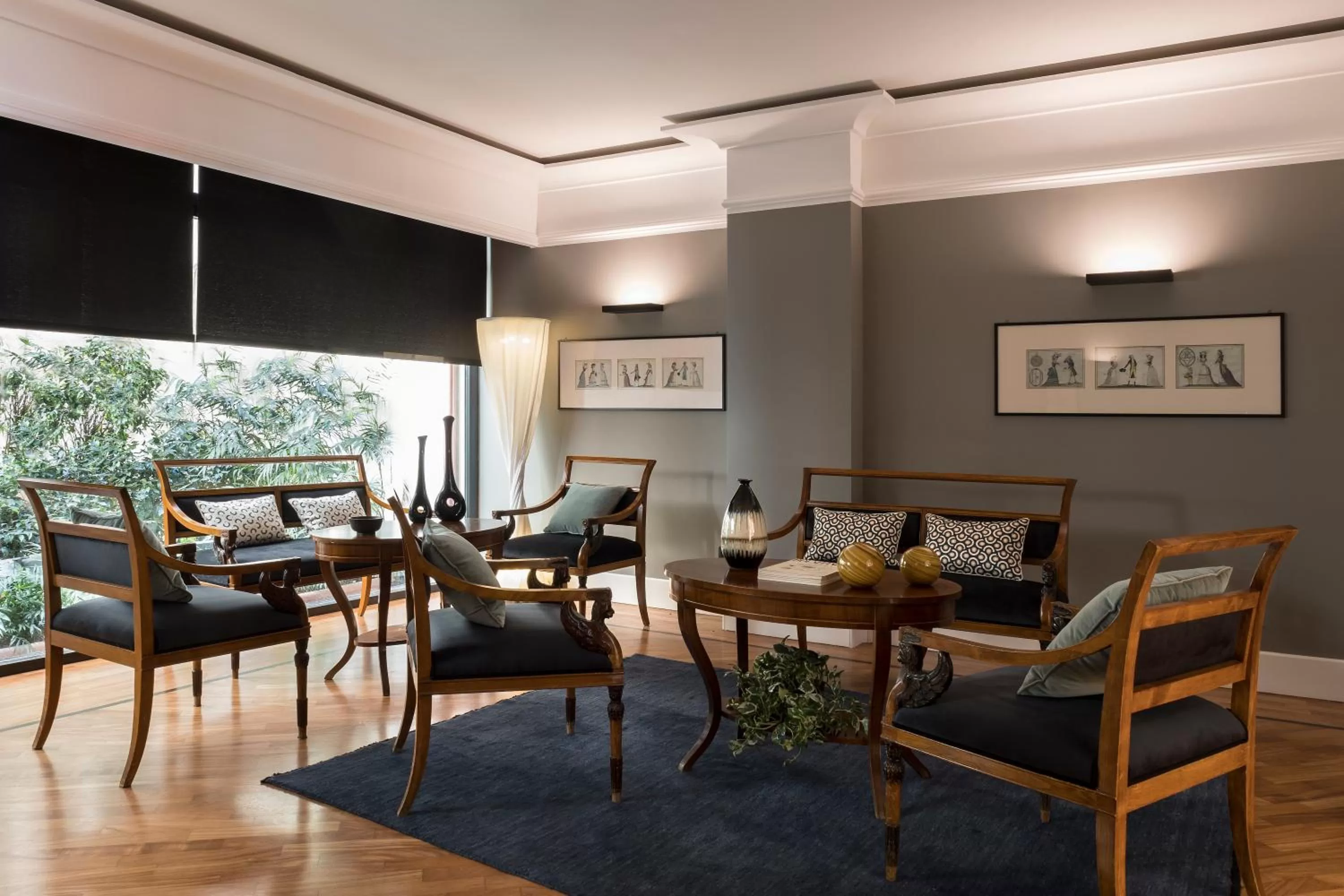 Seating area in Hotel Plaza Opéra