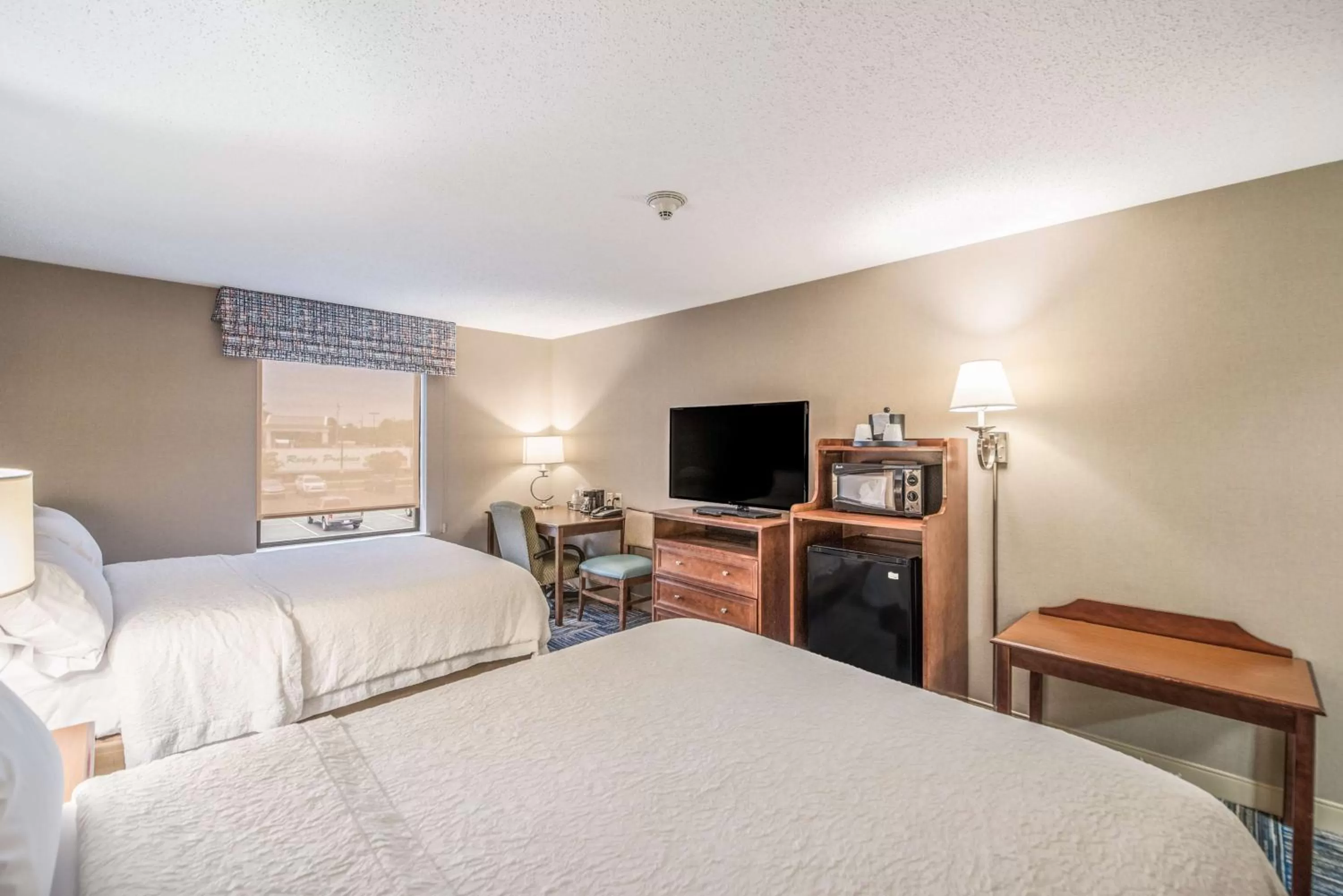 Bedroom, Bed in Hampton Inn Greenfield