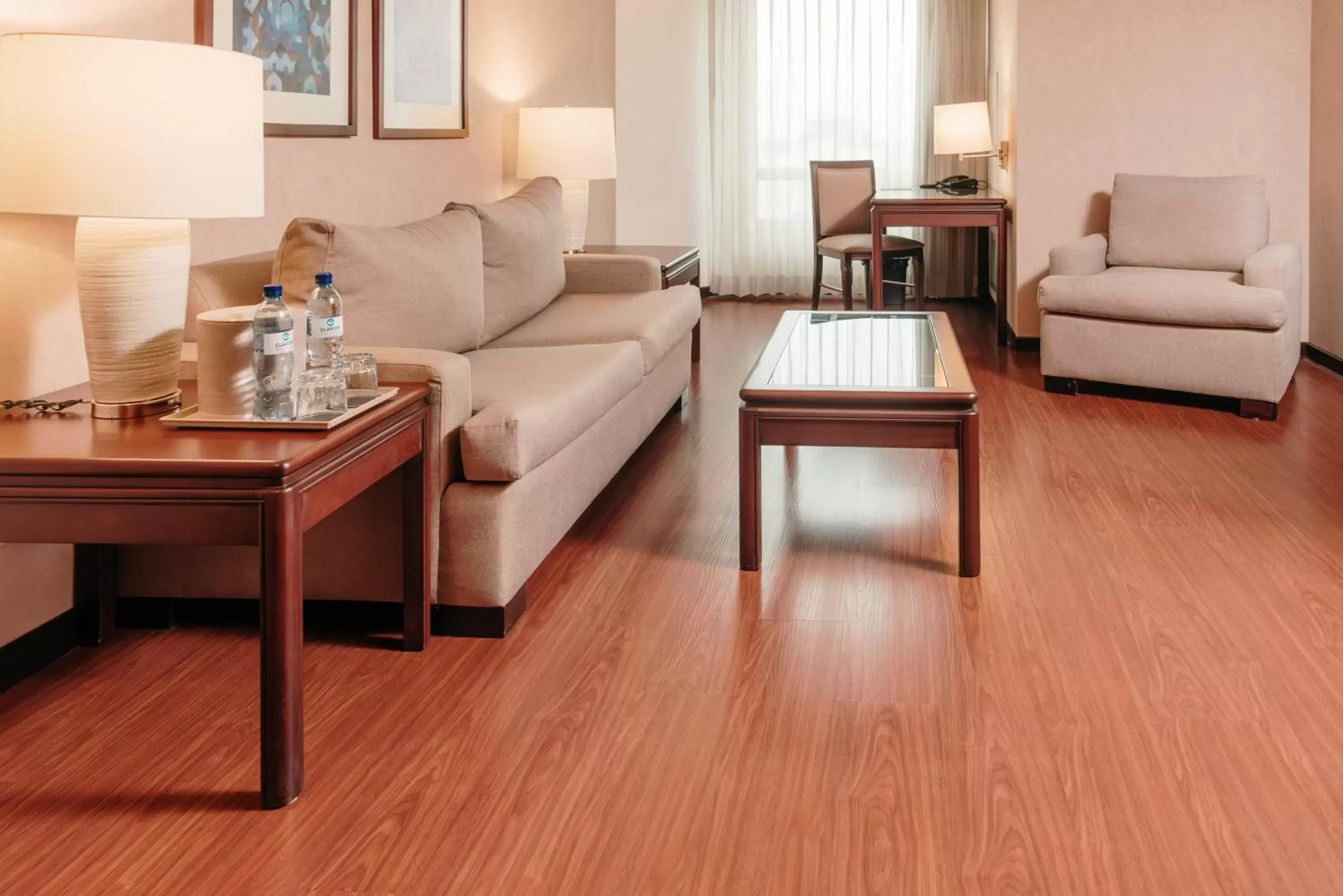 Living room, Seating Area in Hotel Clarion Suites Guatemala