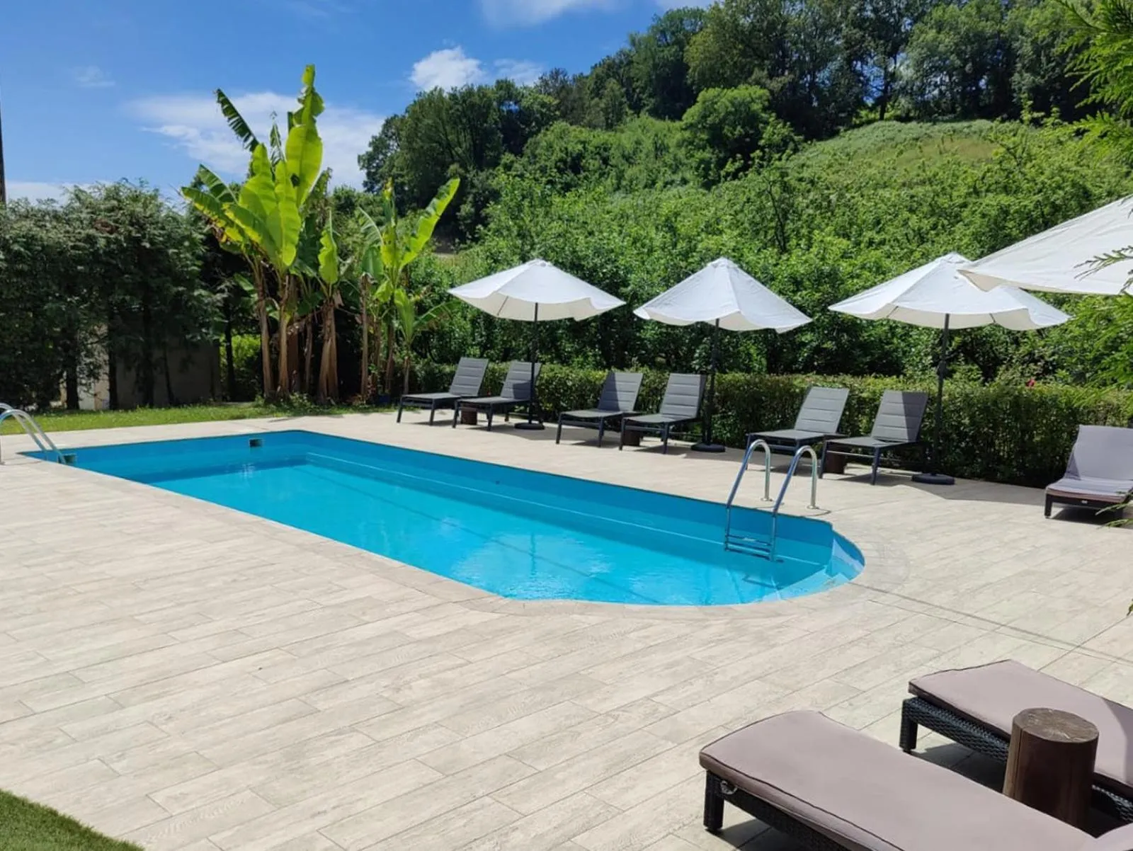 Swimming pool in Hotel Rural Sagarlore