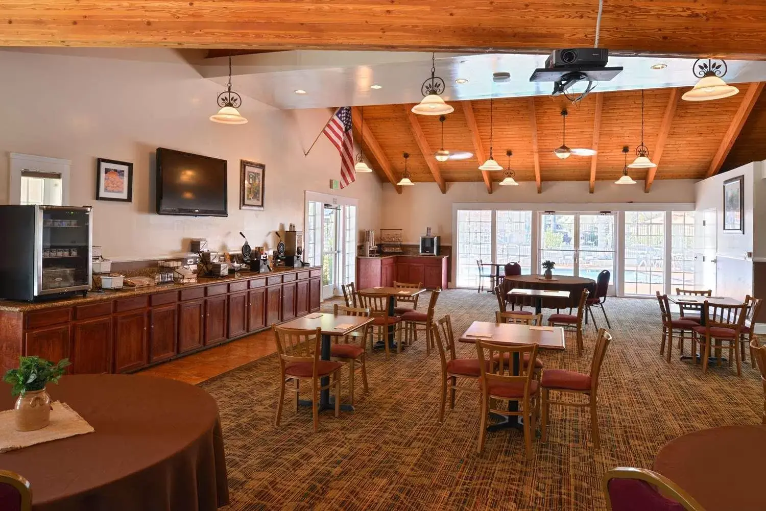 Continental breakfast, Restaurant/Places to Eat in Best Western Capistrano Inn